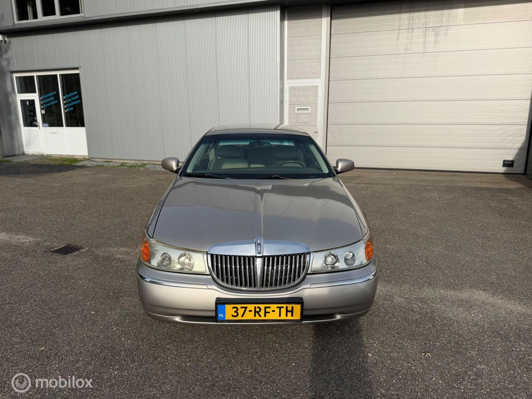 Foto van Lincoln Town Car Signature