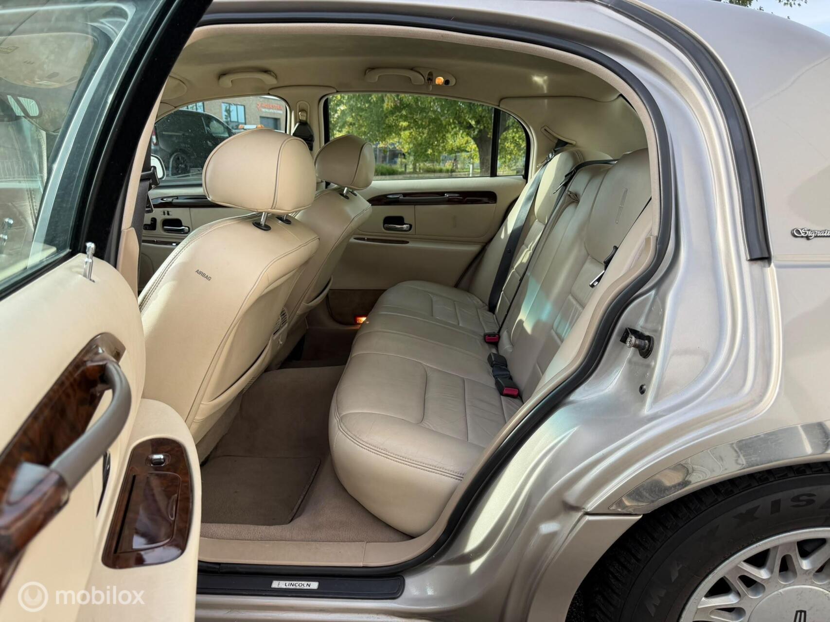 Foto van Lincoln Town Car Signature