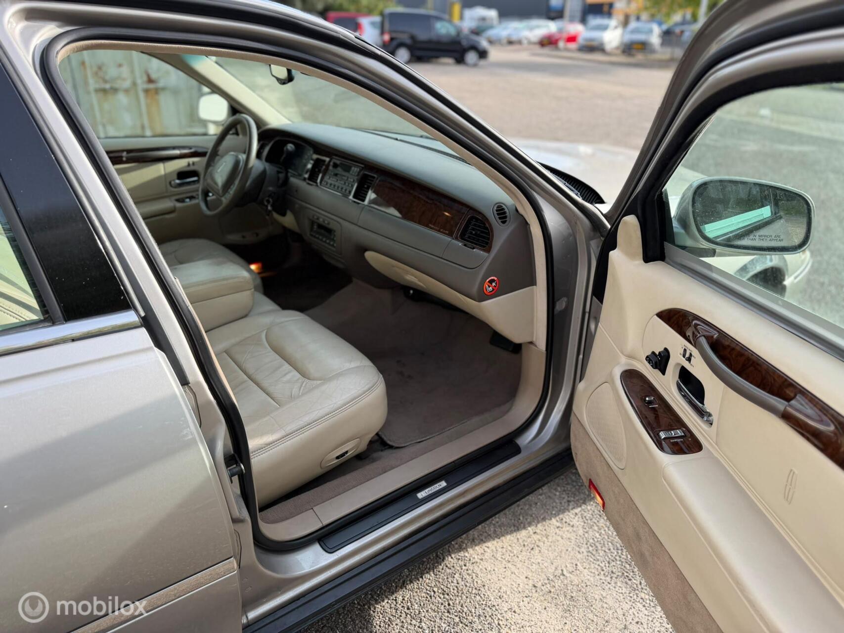 Foto van Lincoln Town Car Signature