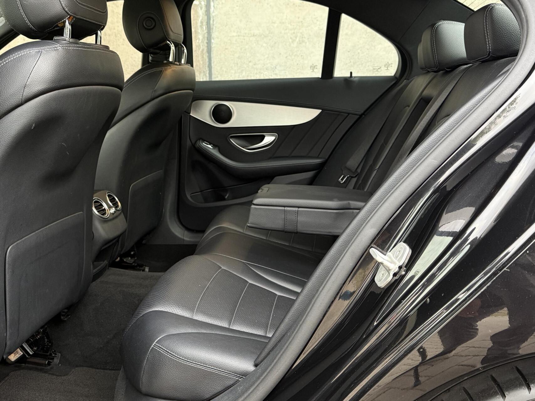 Foto van Mercedes-Benz C 200