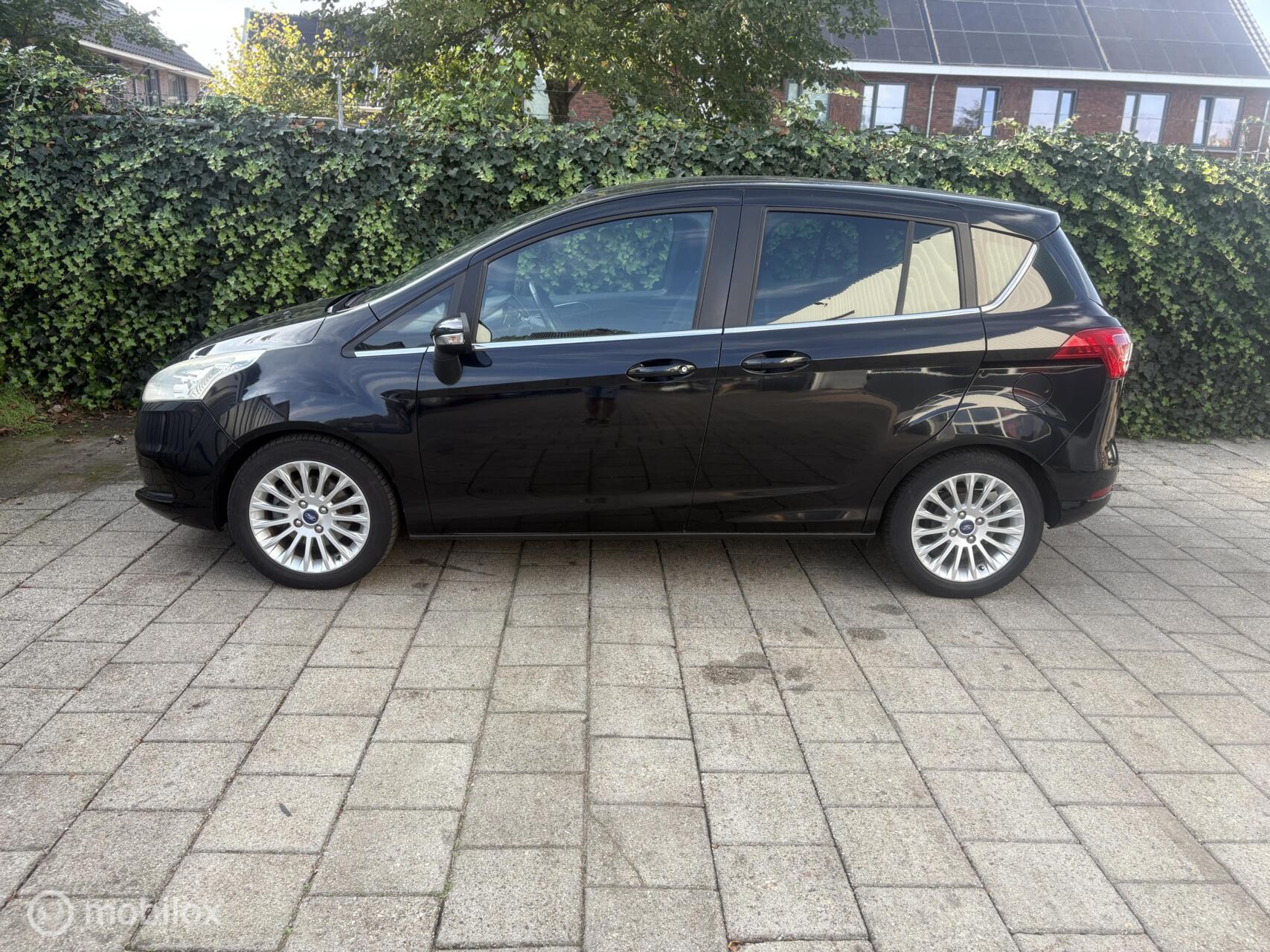 Foto van Ford B-max