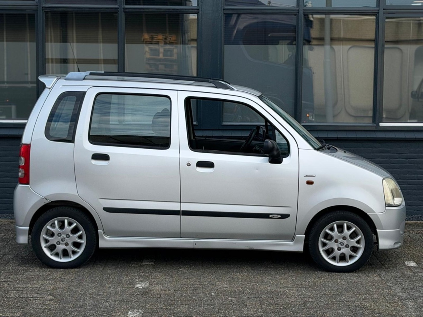 Foto van Suzuki Wagon R