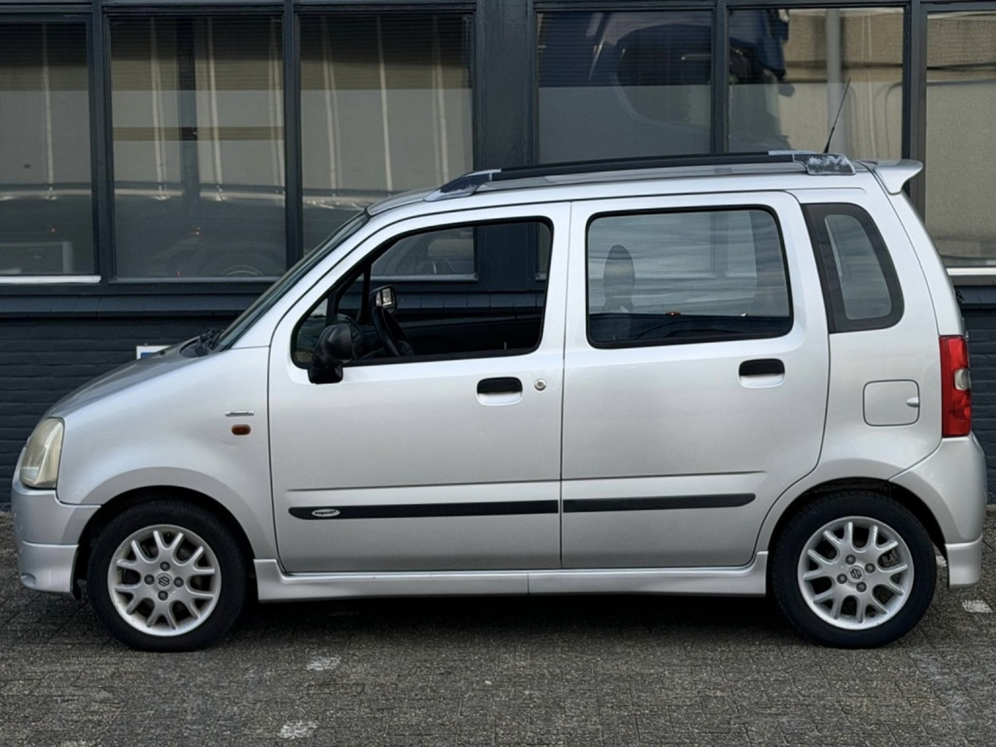 Foto van Suzuki Wagon R