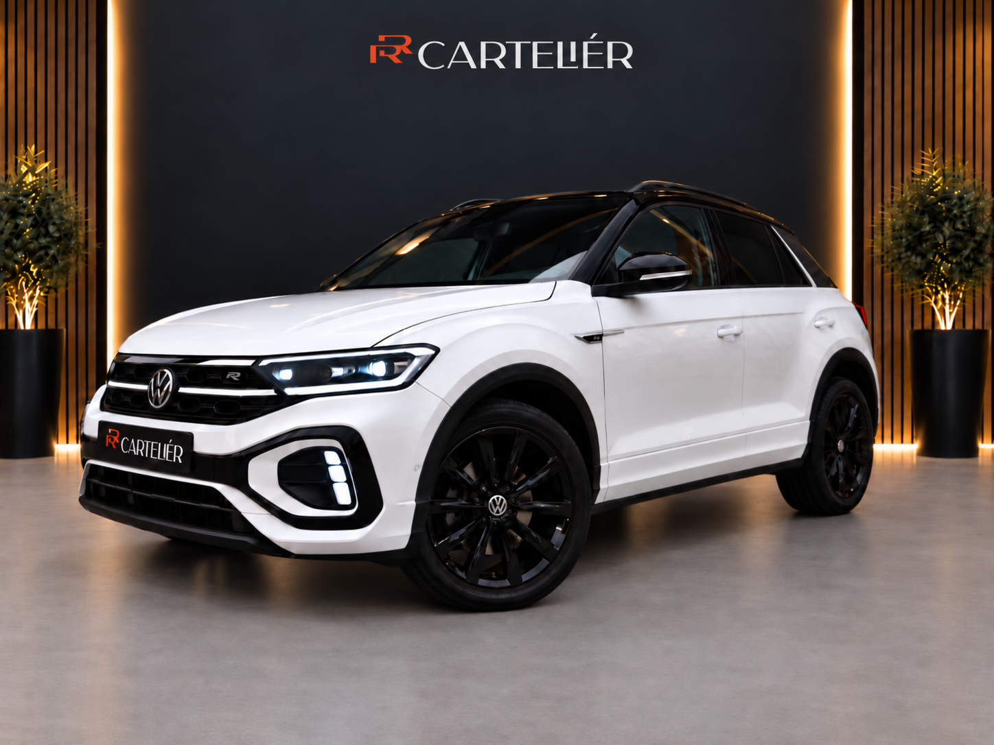 Volkswagen T-roc 1.5 TSI R-Line 150 PK Black Line Facelift| Adaptive Cruise | Alcantara | Matrix Led | Digitaal Dash | Carplay | Stoelverwarming | Stuurwielverwarming | Stoelmassage | Draadloos opladen | Camera | Ambient - Sfeerverlichting | Dodehoek 2022 - voorkant