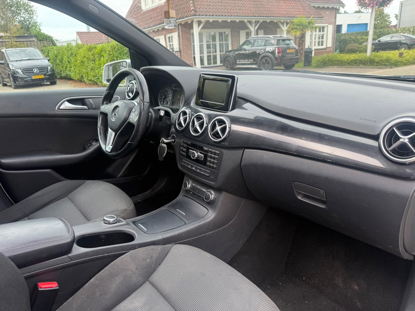 Foto van Mercedes-Benz B 180