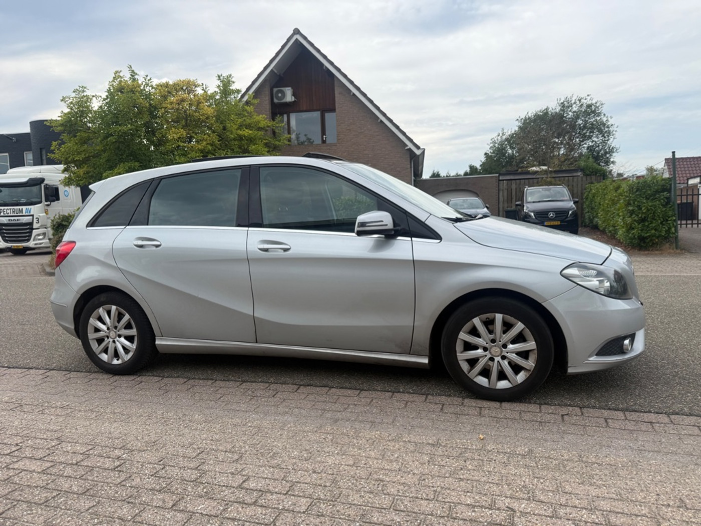 Foto van Mercedes-Benz B 180