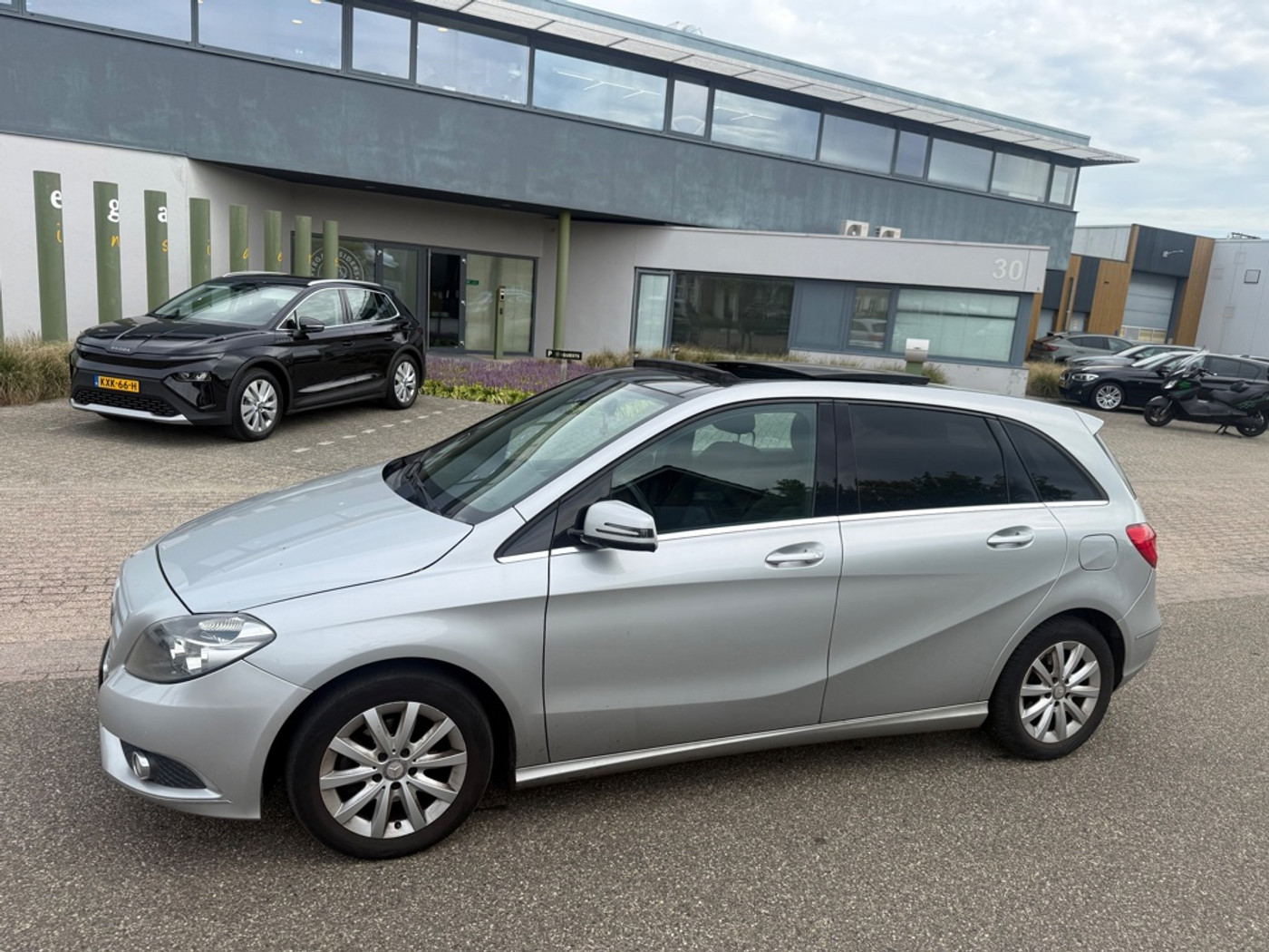 Foto van Mercedes-Benz B 180