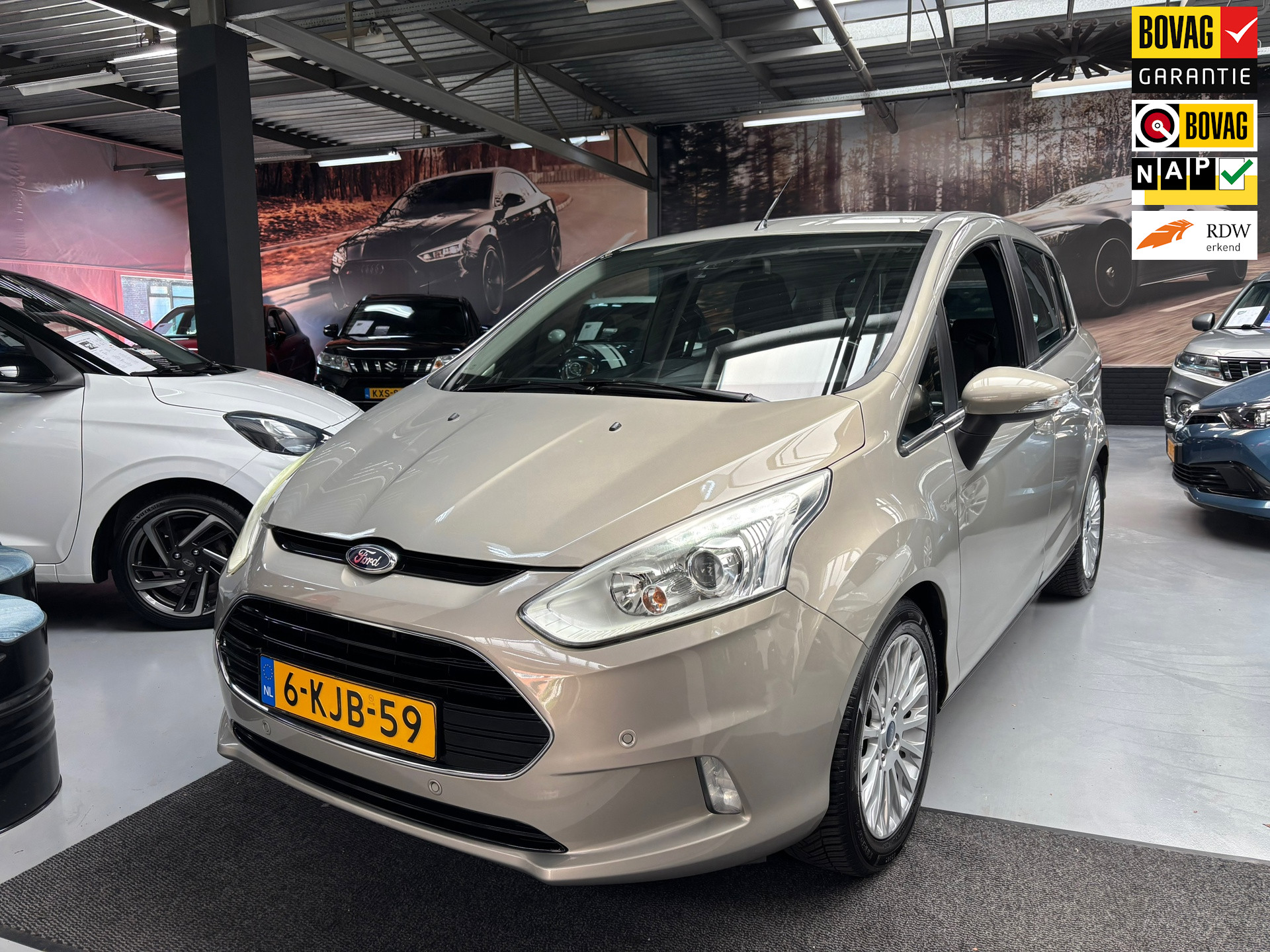 Ford B-max 1.6 TI-VCT Titanium / Camera / Trekhaak 2013 - voorkant