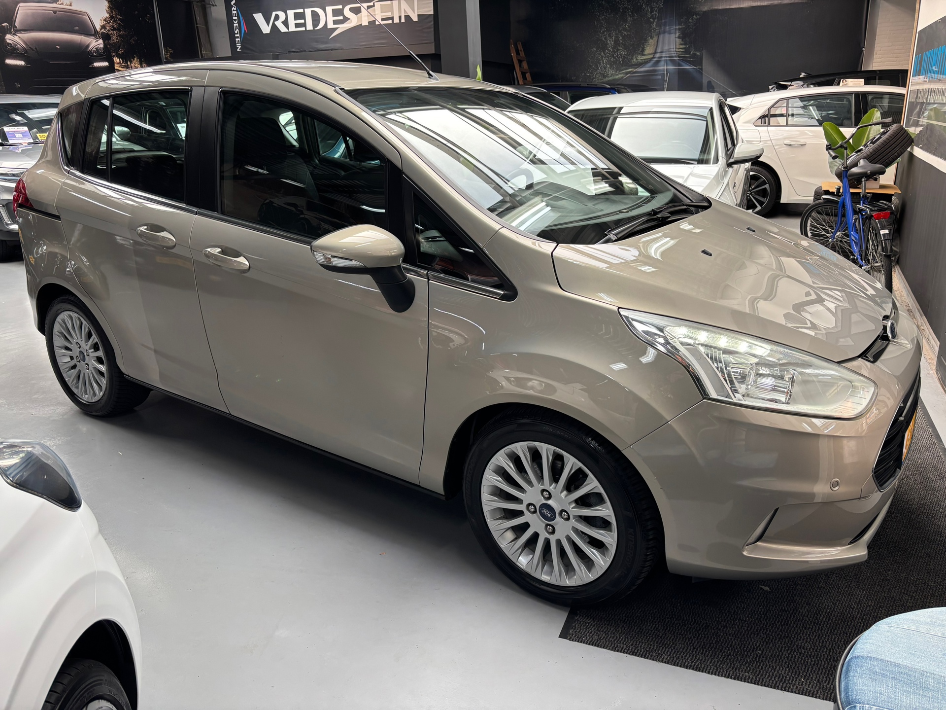 Foto van Ford B-max