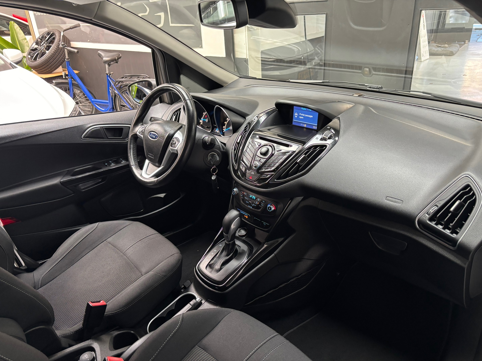 Foto van Ford B-max