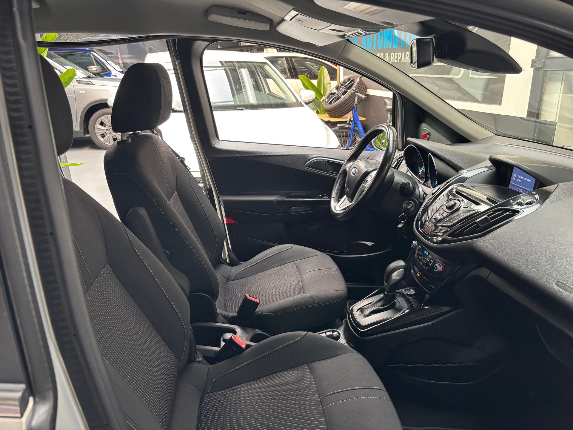 Foto van Ford B-max