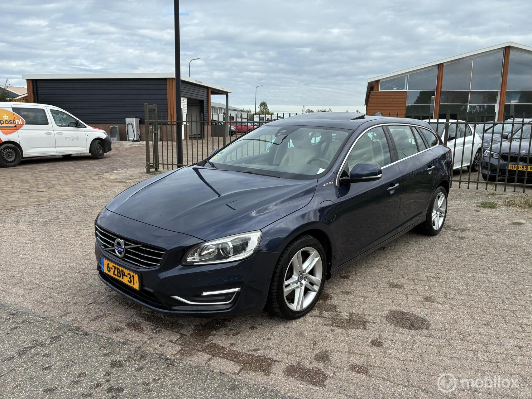 Volvo V60 Plug In Hybrid 2.4 D5 Ocean Race schuifkantel Clima Cruise Navi 2015 - voorkant
