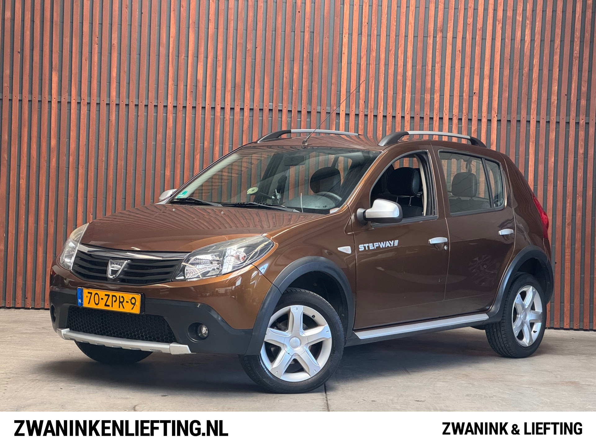 Dacia Sandero Stepway 1.6 airco Nederlands 2013 - voorkant