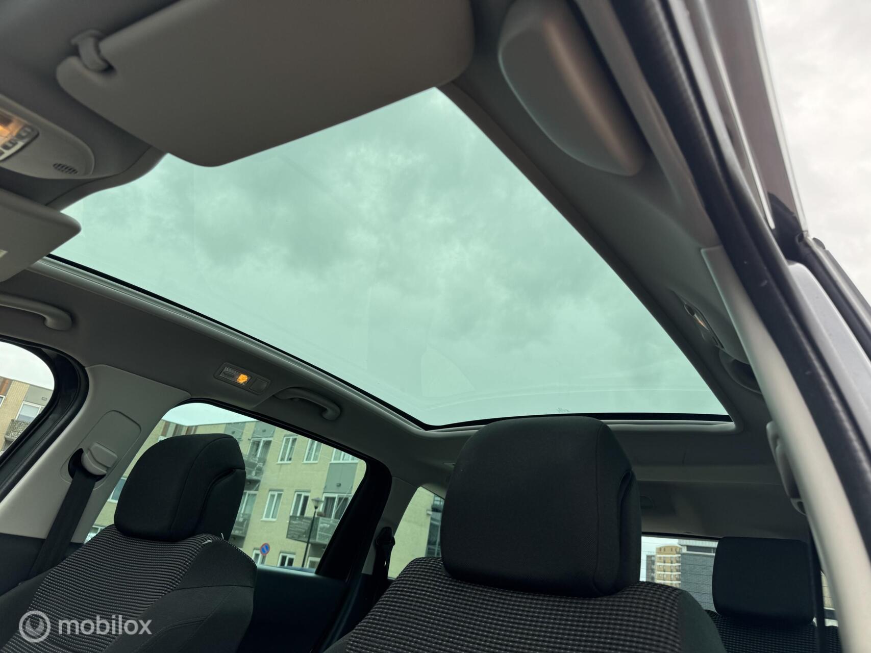 Foto van Peugeot 5008
