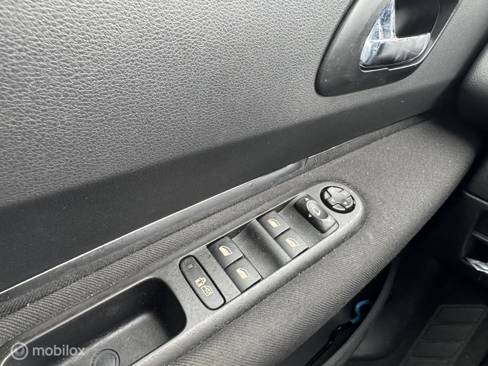 Foto van Peugeot 5008