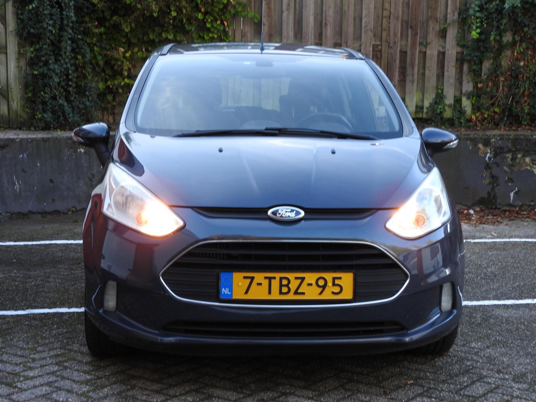 Foto van Ford B-max