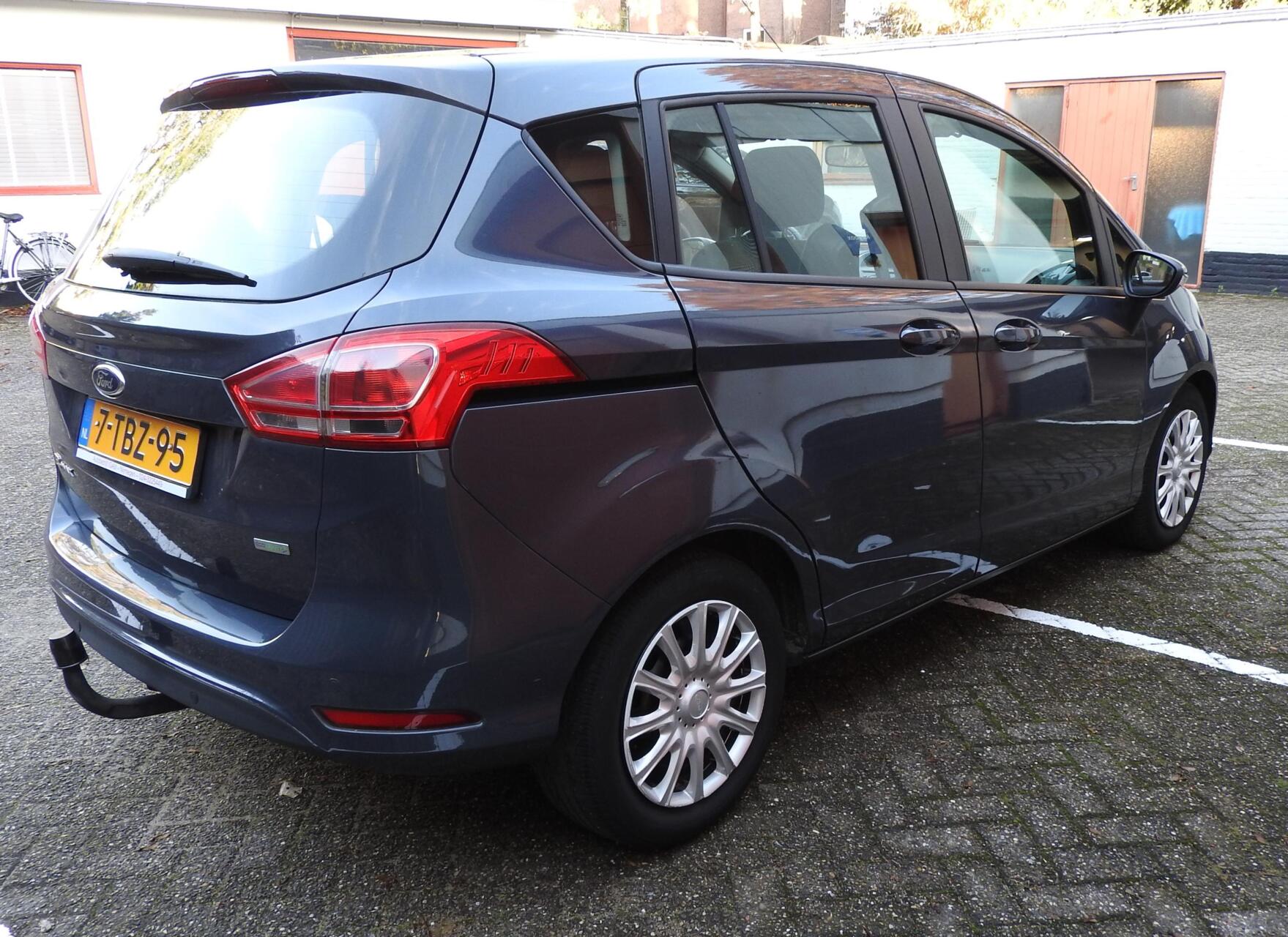 Foto van Ford B-max