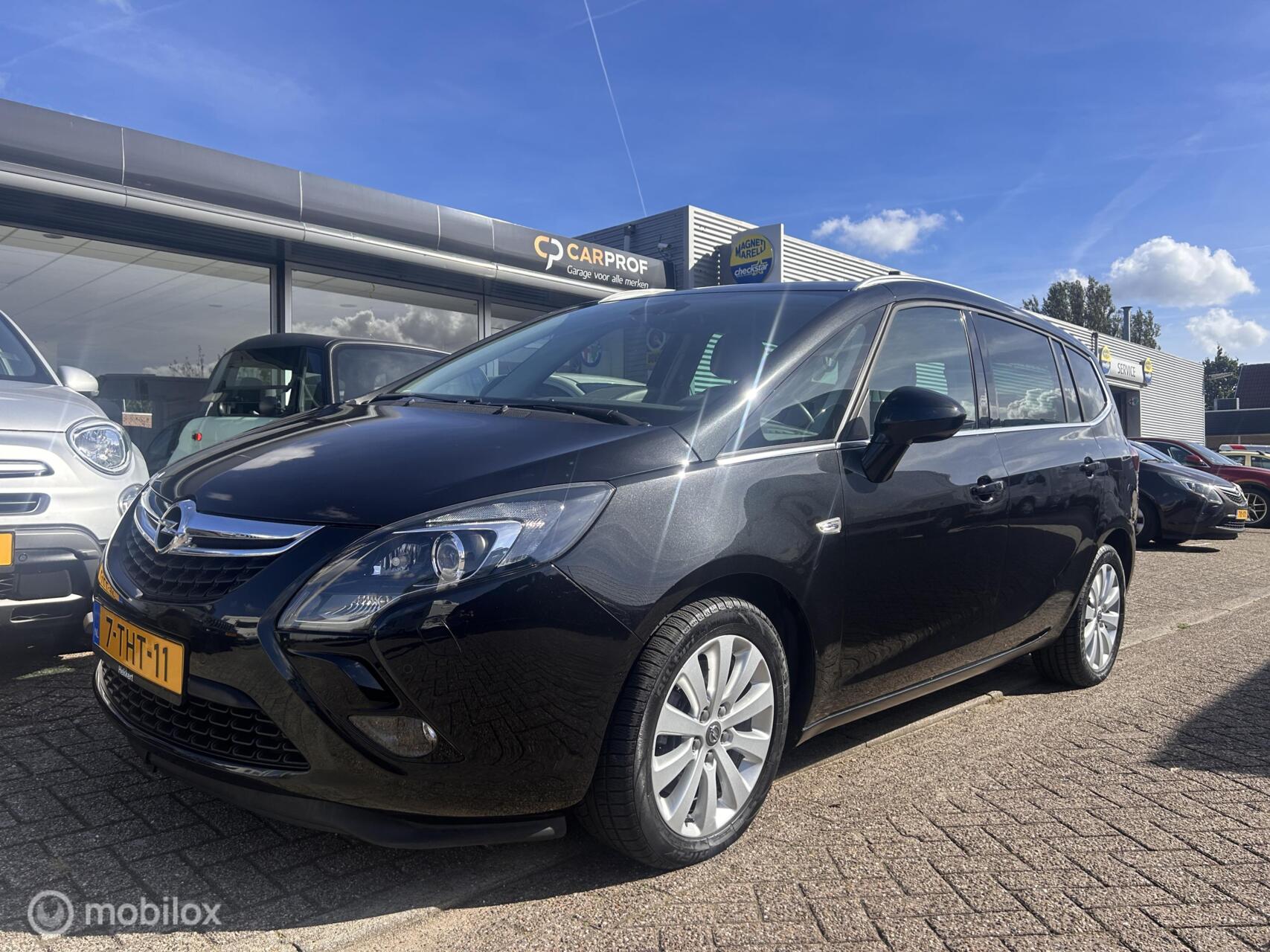 Opel Zafira Tourer 1.6 170 PK Automaat Unieke Auto ! 2014 - voorkant