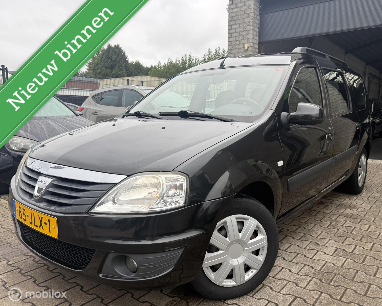 Dacia Logan 1.6 Lauréate / 1Ste Eigenaar / Origineel NL 2009 - voorkant