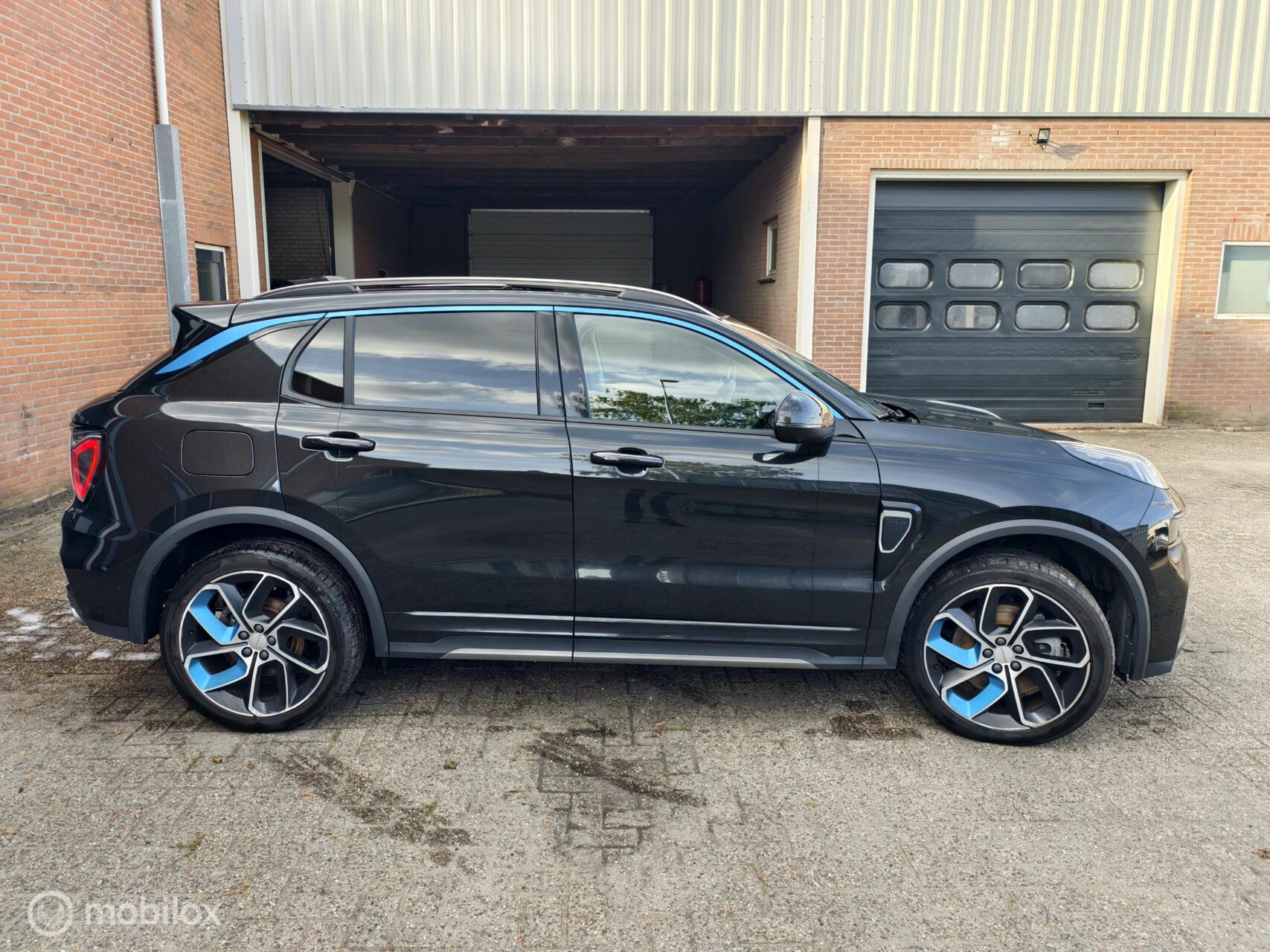 Foto van Lynk&co LYNK & Co 01