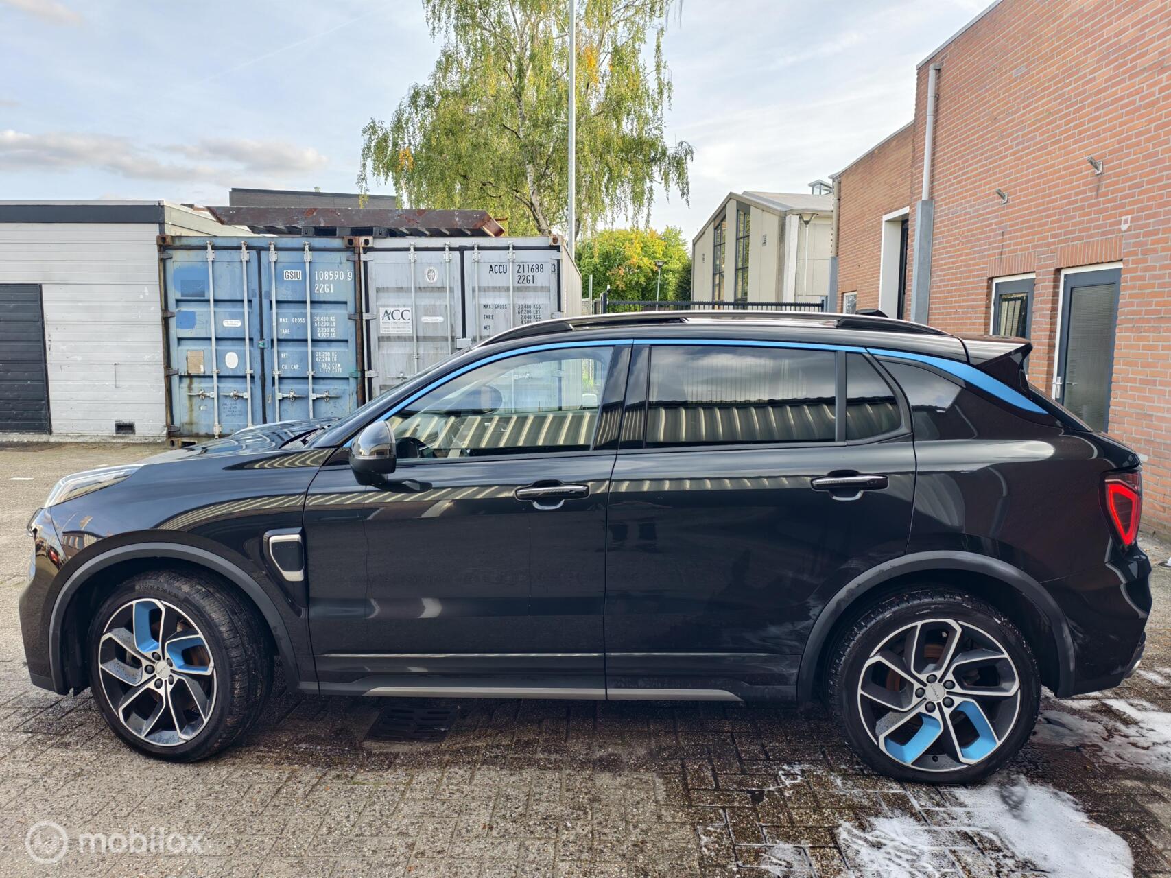 Foto van Lynk&co LYNK & Co 01