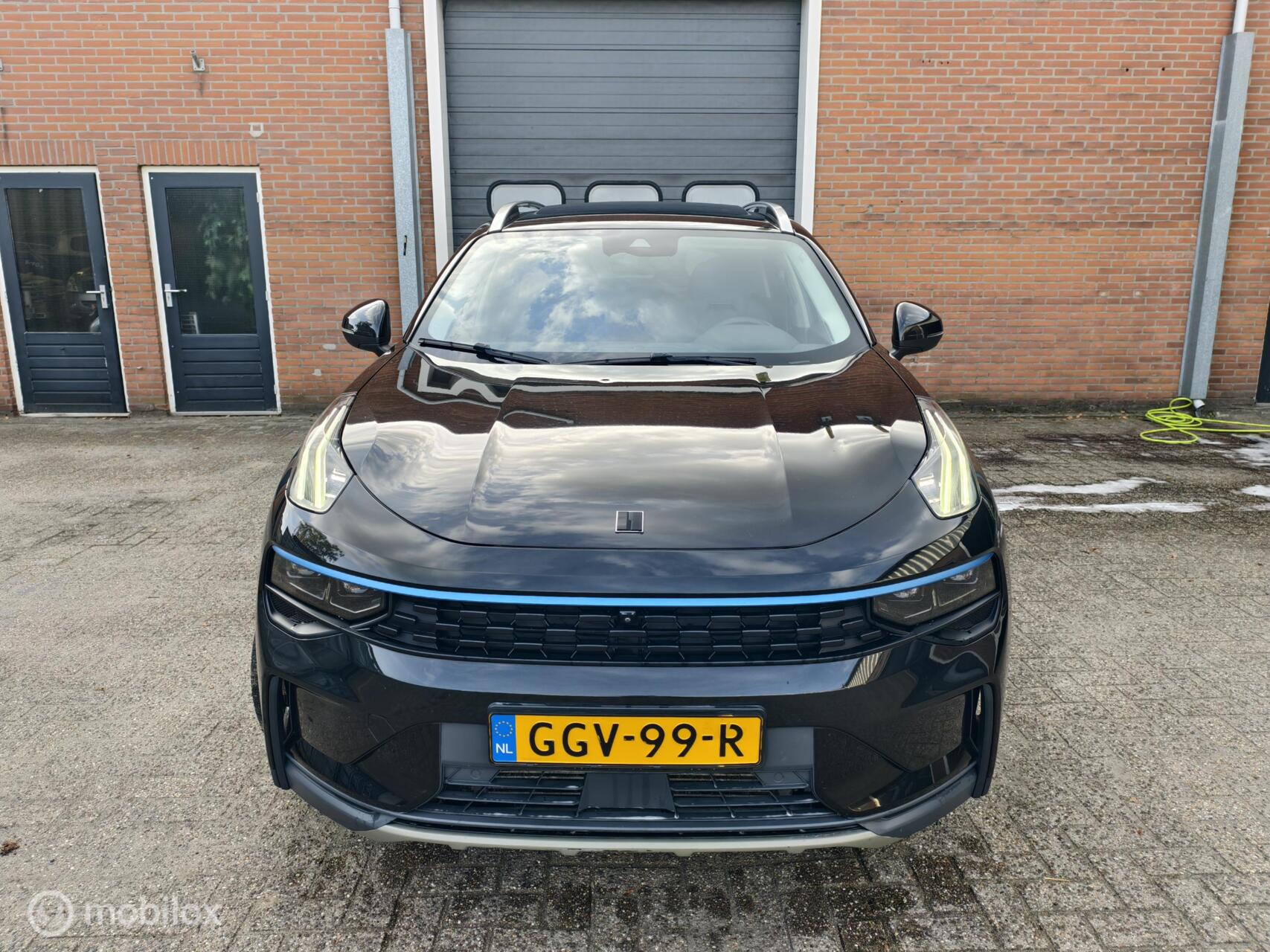 Foto van Lynk&co LYNK & Co 01