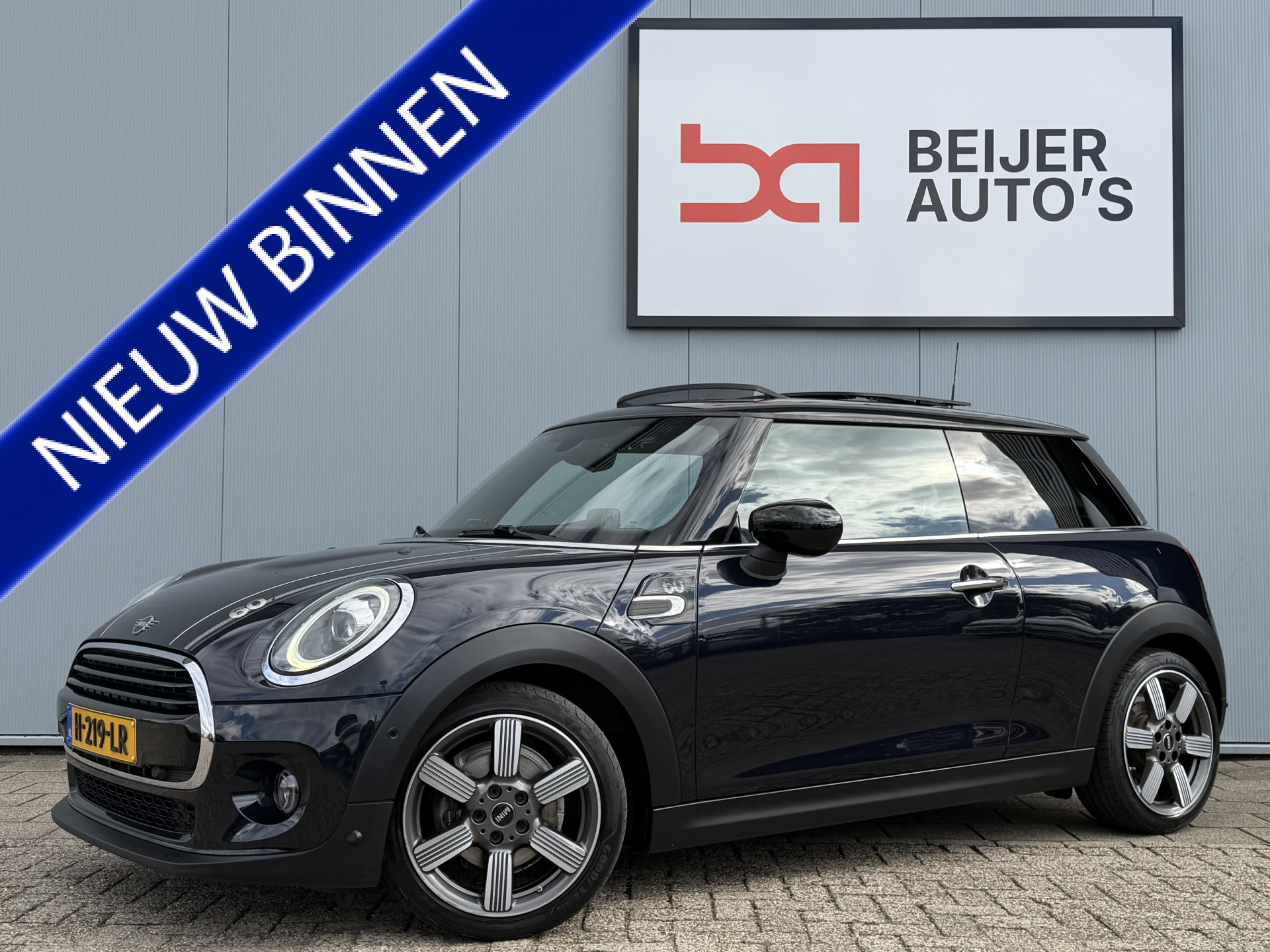 Mini Cooper 1.5 Cooper 60 Years Edition 2020 - voorkant