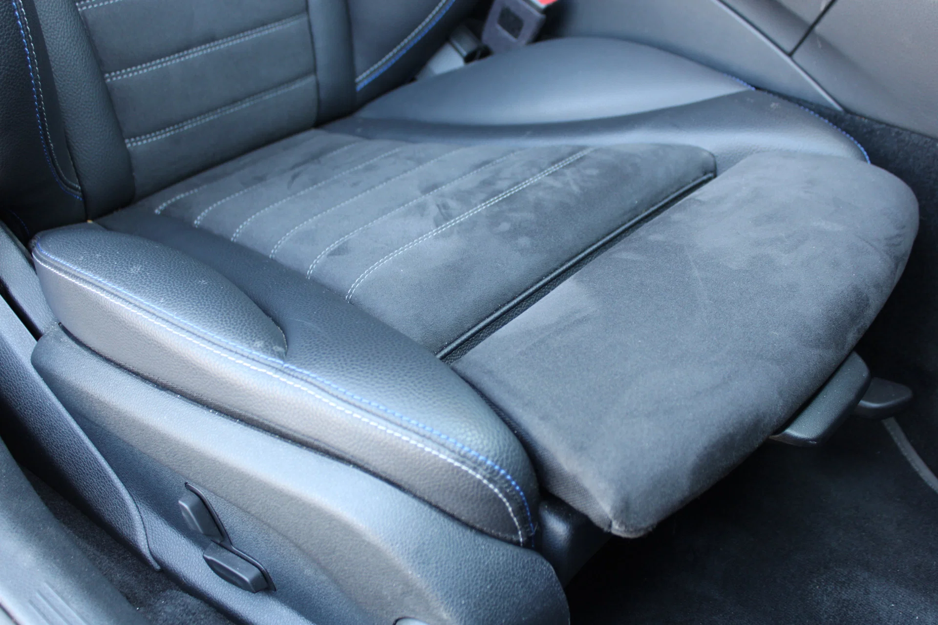 Foto van Mercedes-Benz C 300 E