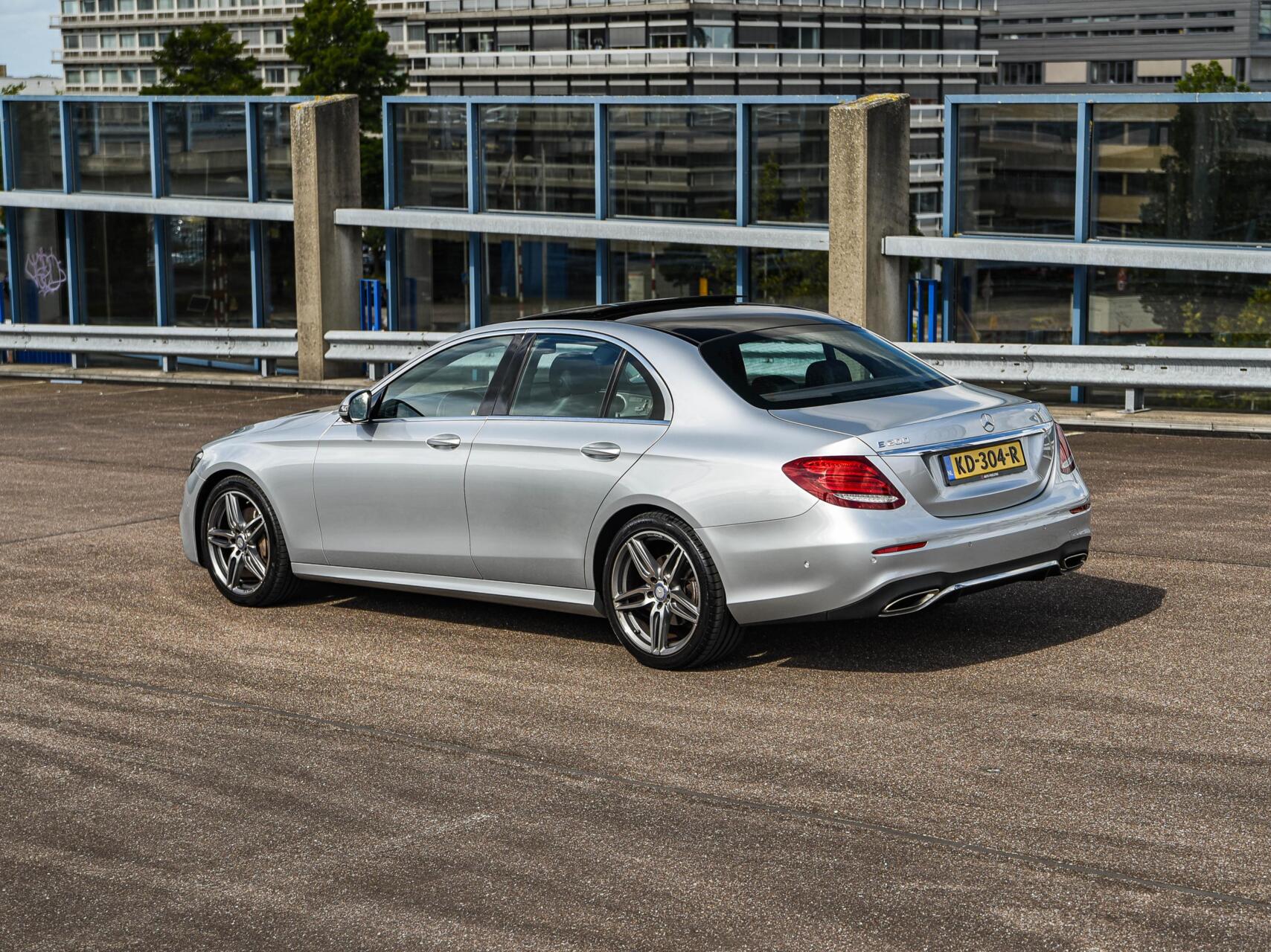 Foto van Mercedes-Benz E 200
