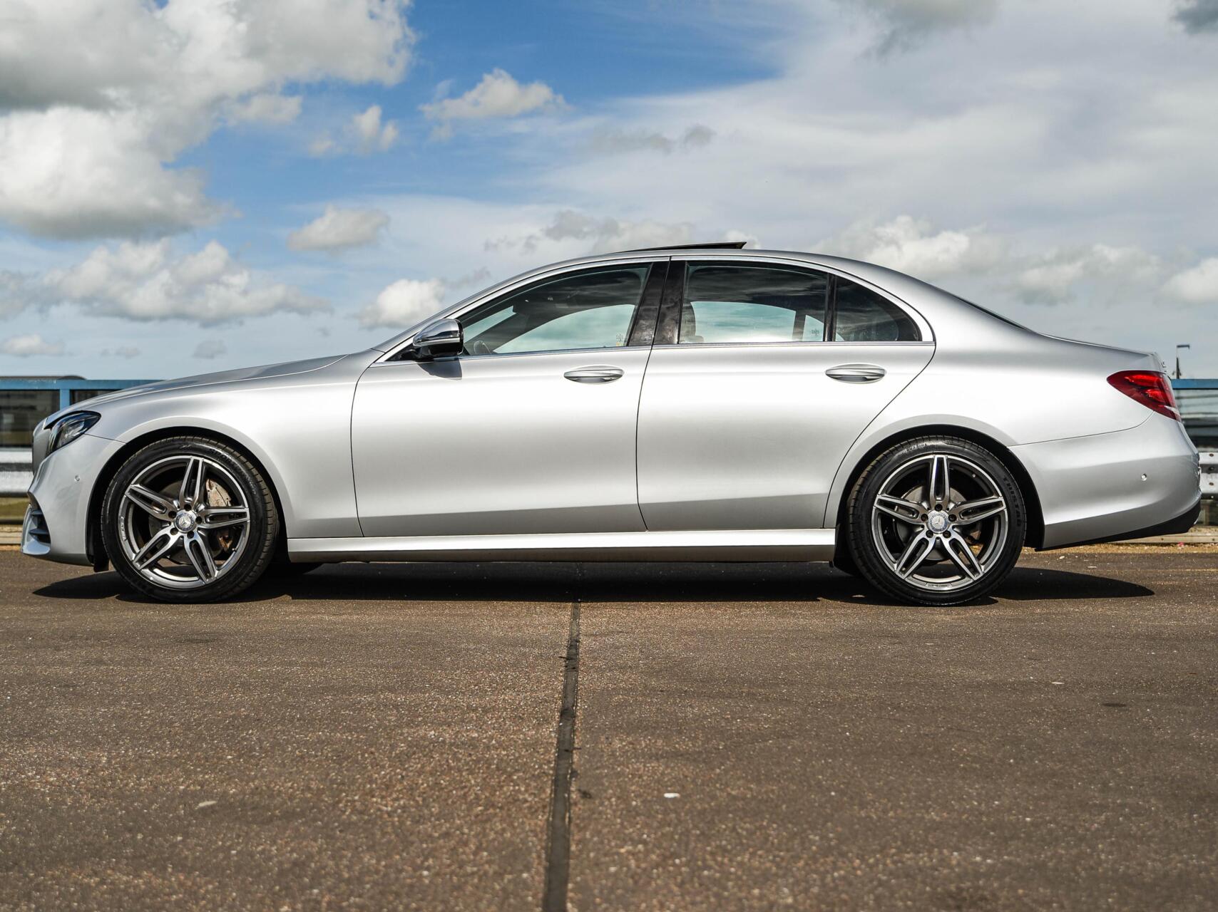 Foto van Mercedes-Benz E 200