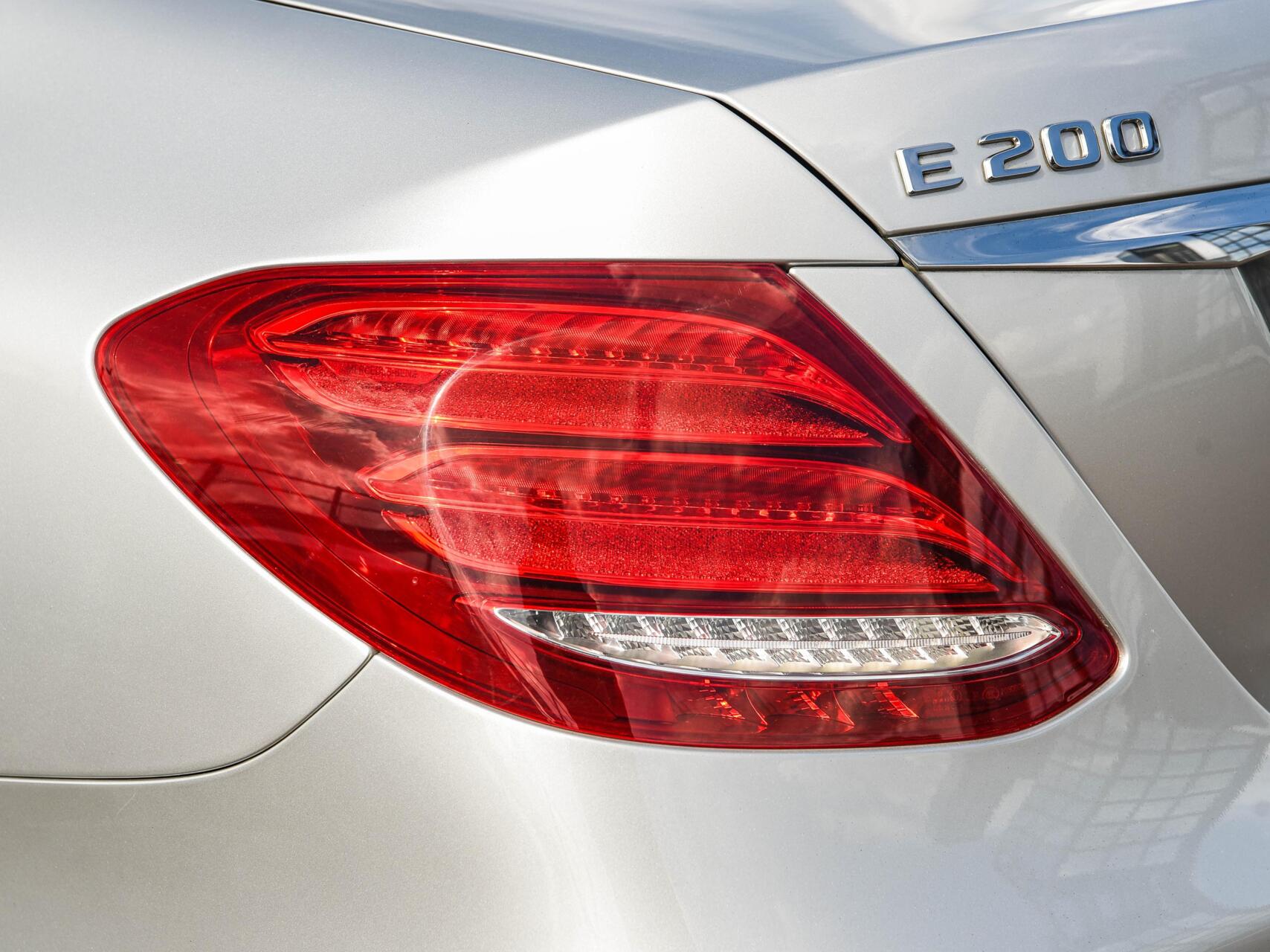Foto van Mercedes-Benz E 200