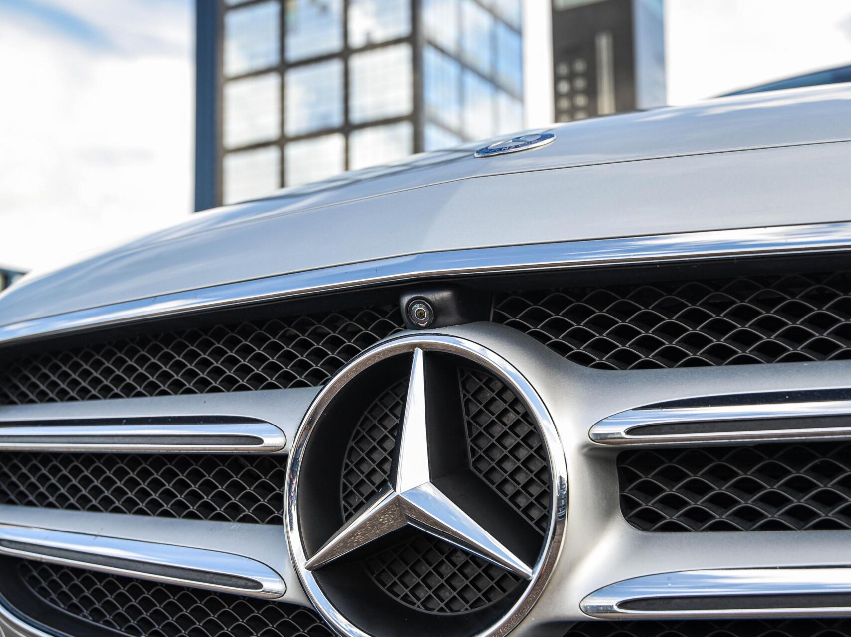 Foto van Mercedes-Benz E 200