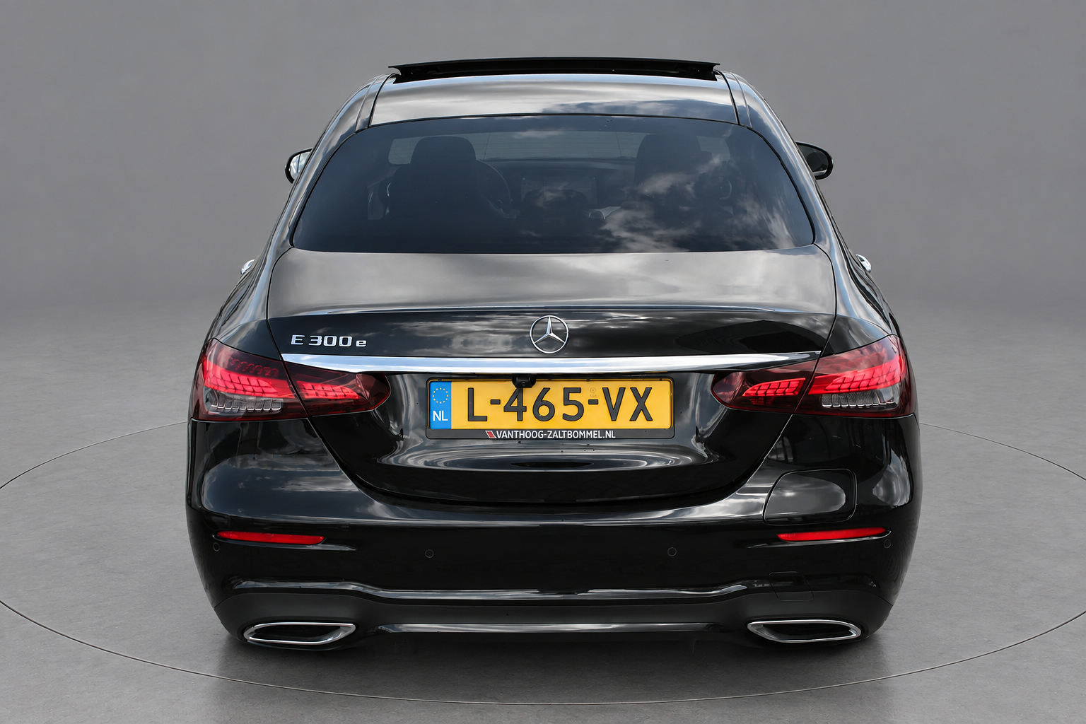 Foto van Mercedes-Benz E 300 E