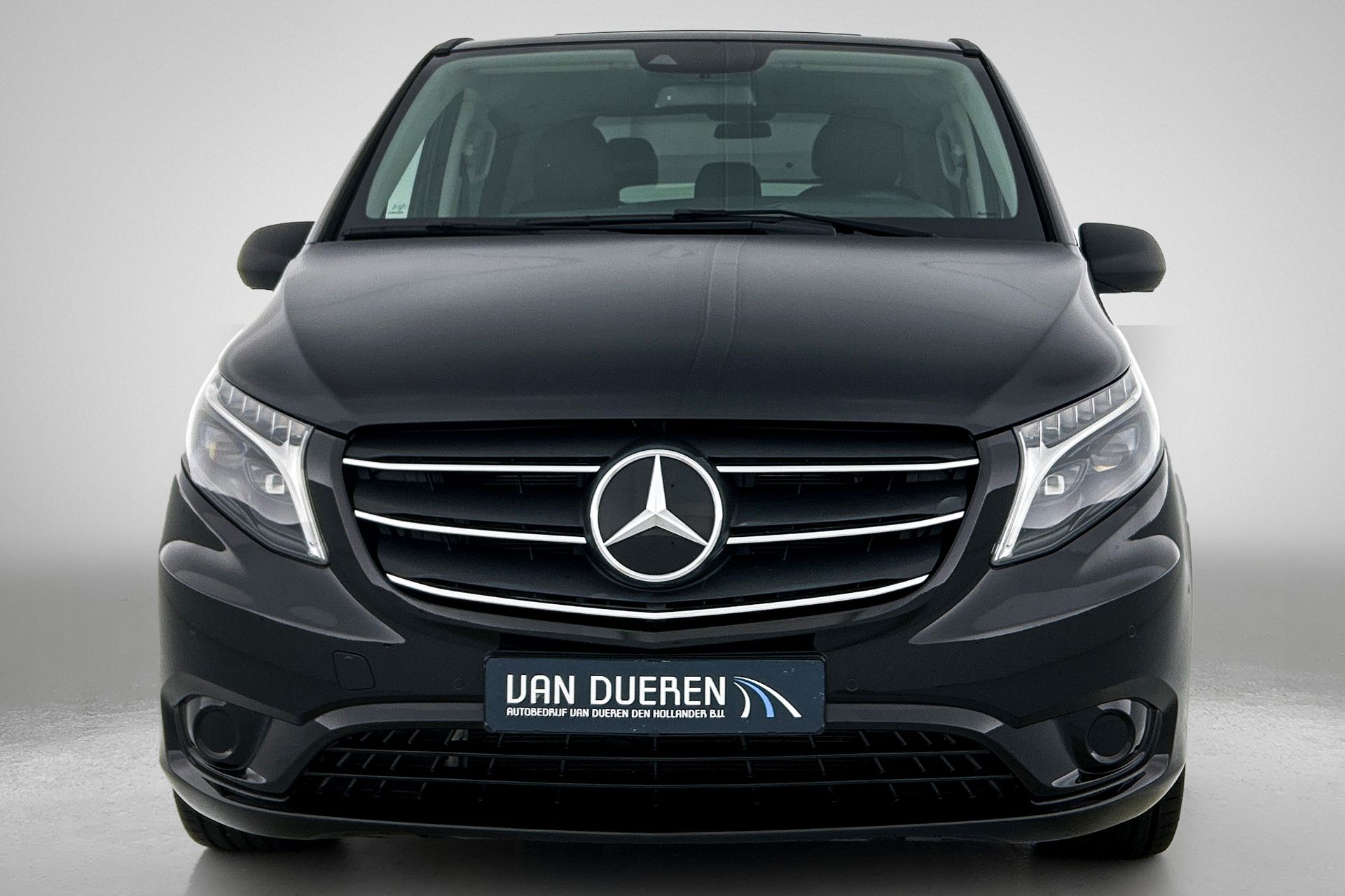 Foto van Mercedes-Benz Vito Tourer