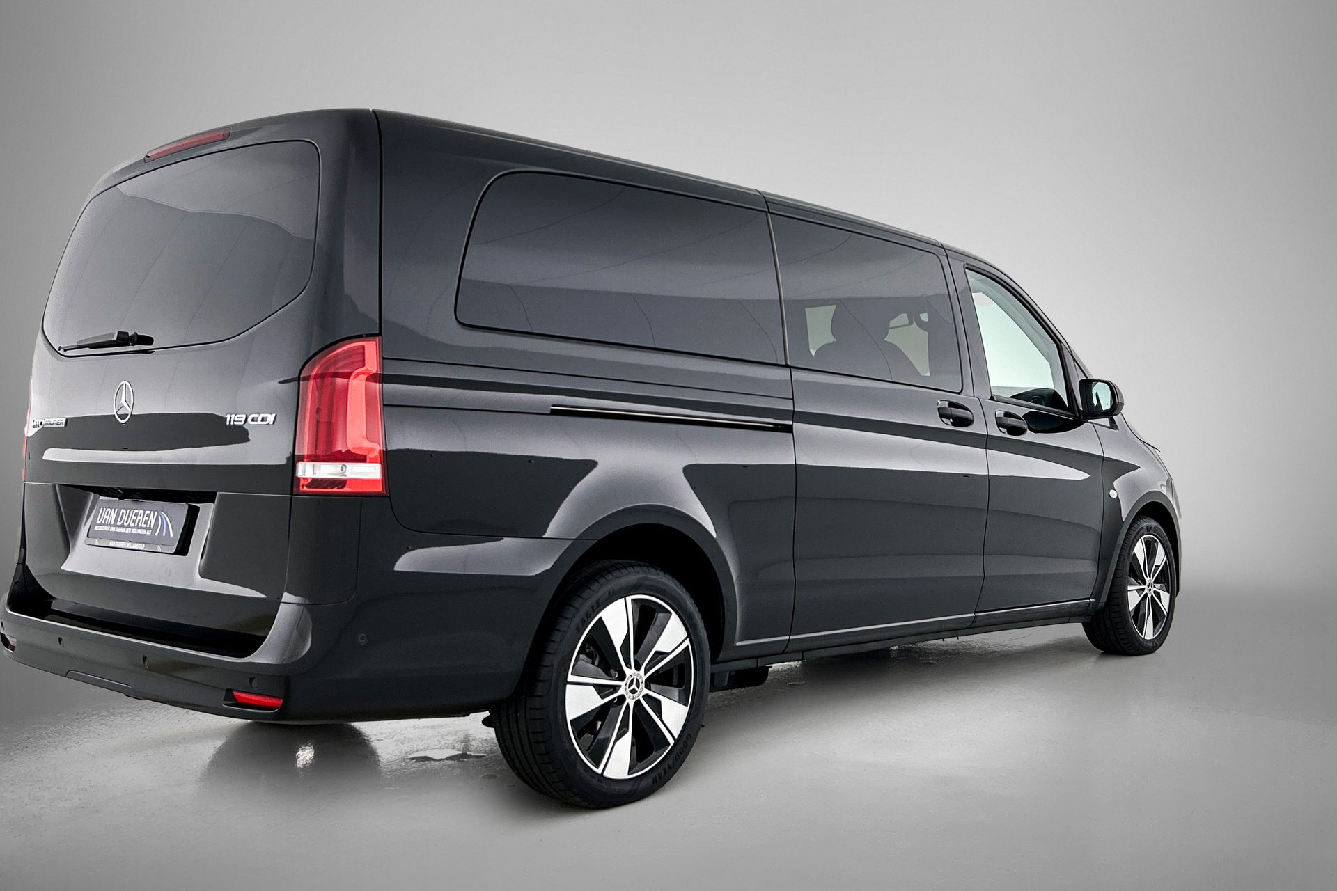 Foto van Mercedes-Benz Vito Tourer