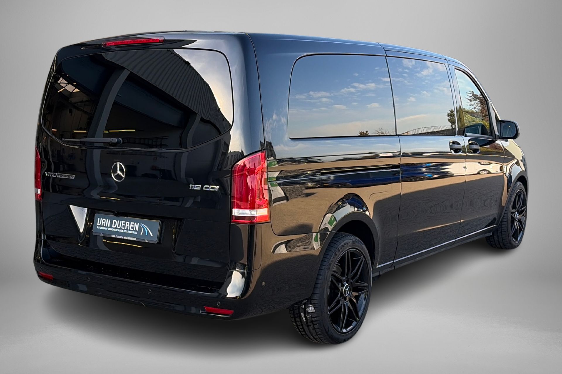 Foto van Mercedes-Benz Vito Tourer