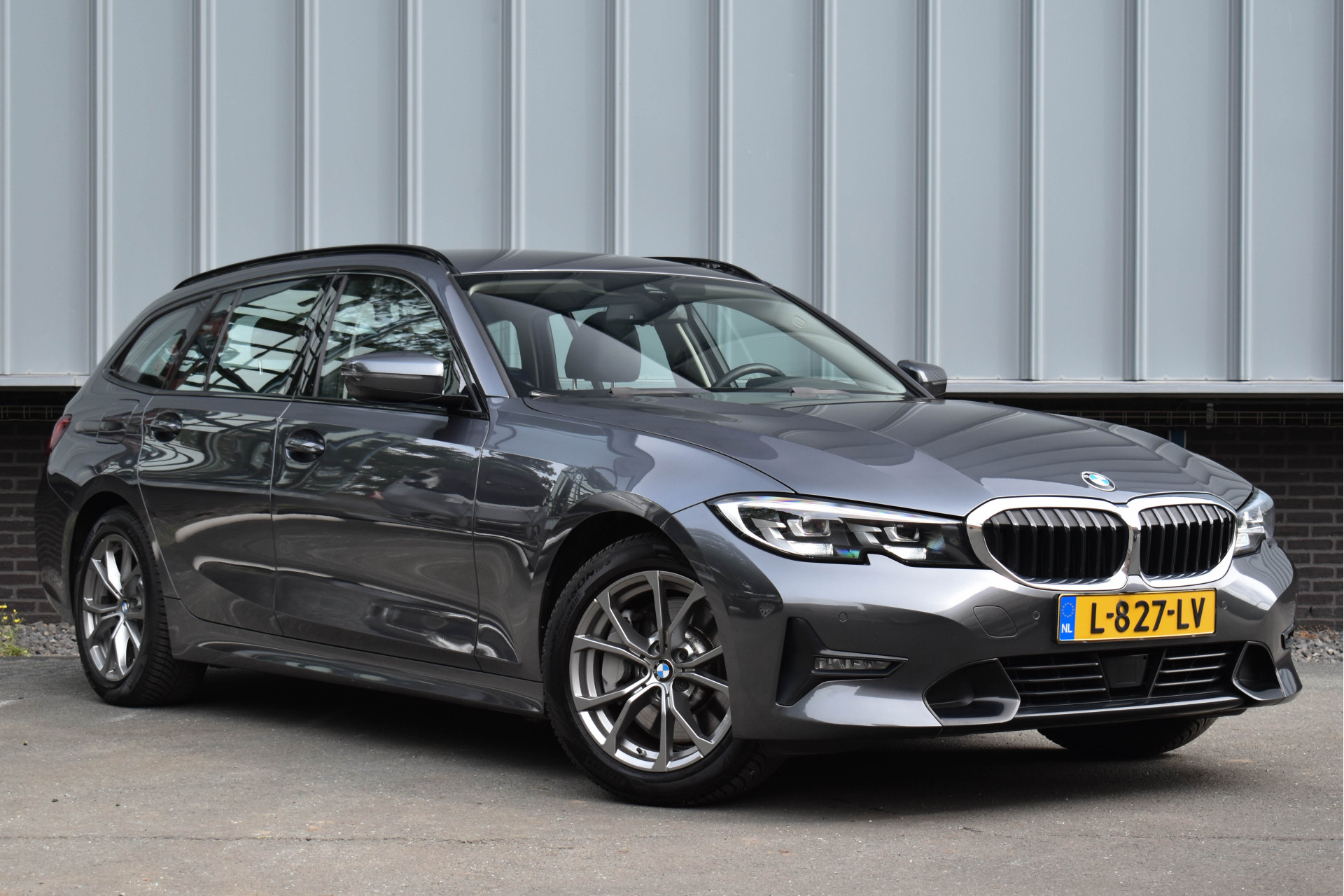 BMW 330i 330i High Executive Aut. | Sfeerverl | Stoelverwarming | Navi | Deal. OH 2020 - voorkant