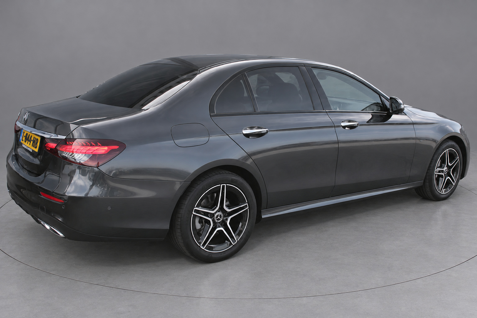 Foto van Mercedes-Benz E 300 E