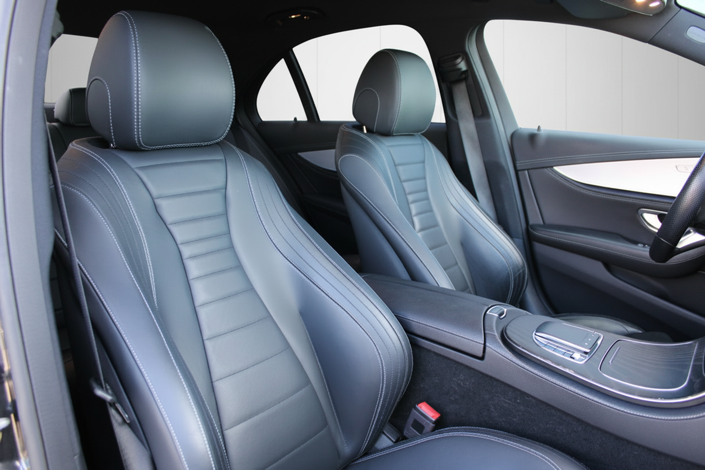 Foto van Mercedes-Benz E 300 E