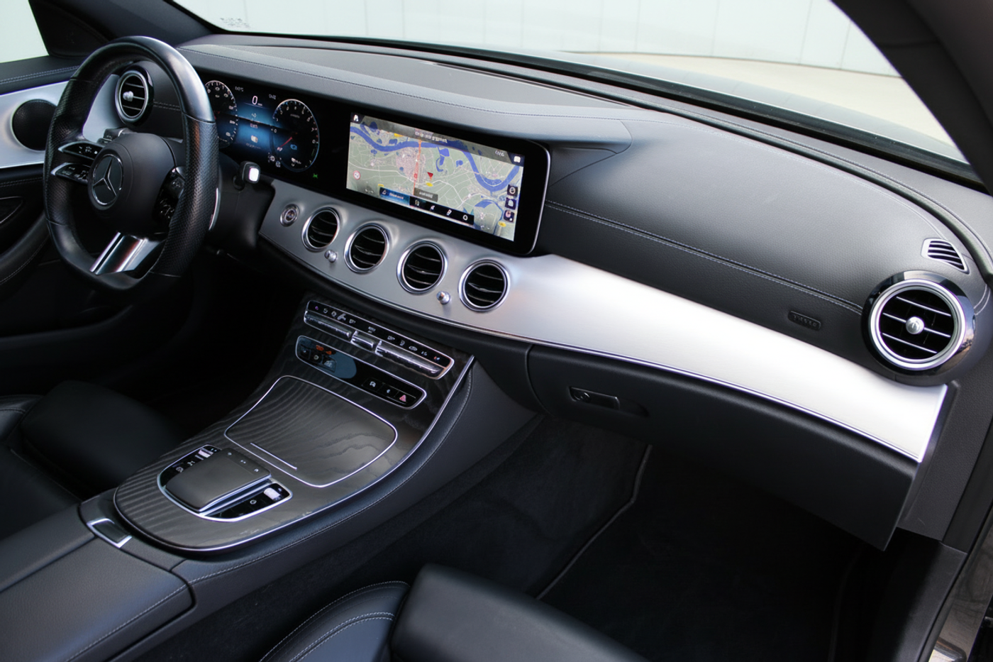 Foto van Mercedes-Benz E 300 E