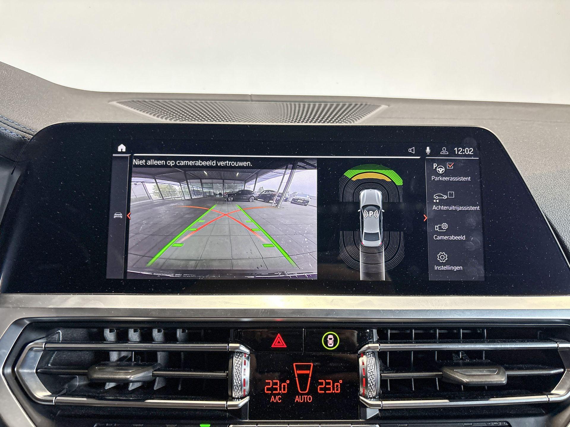 Foto van BMW 330i