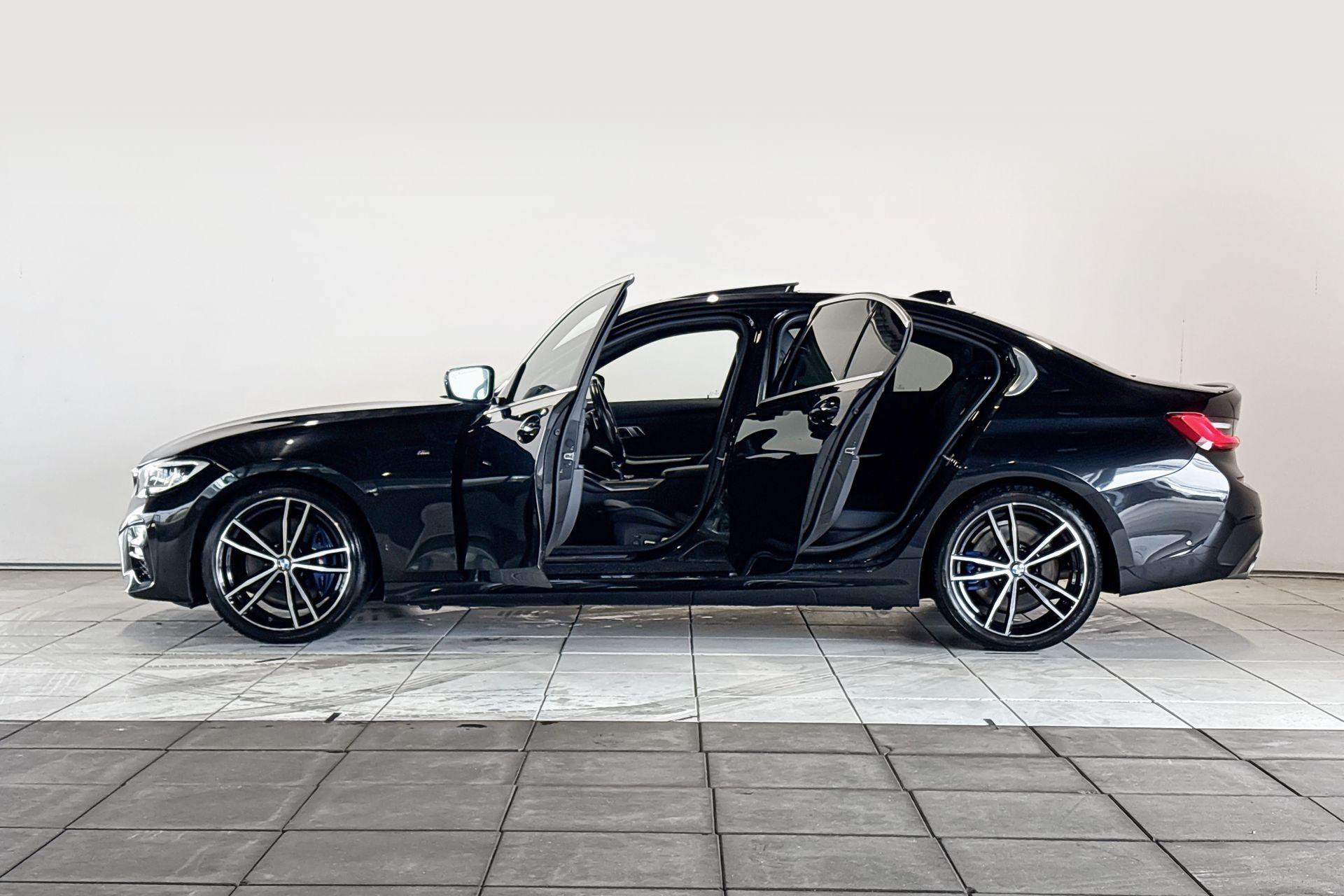 Foto van BMW 330i