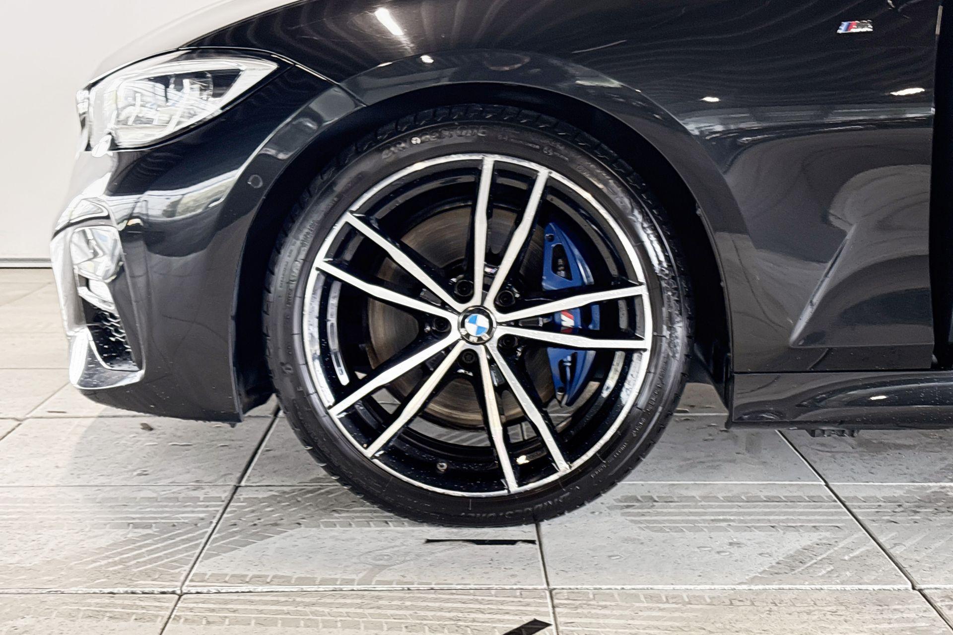 Foto van BMW 330i