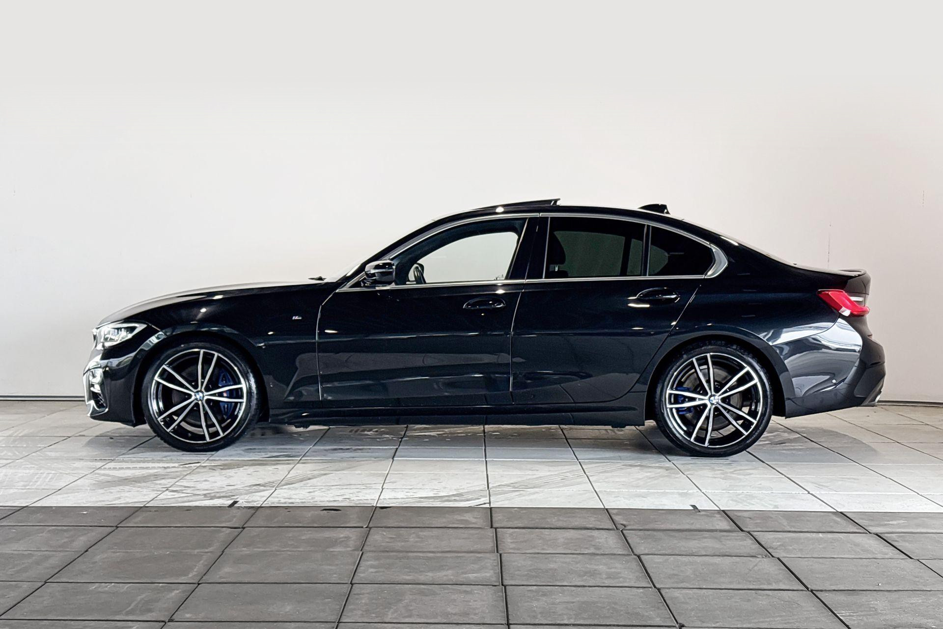 Foto van BMW 330i