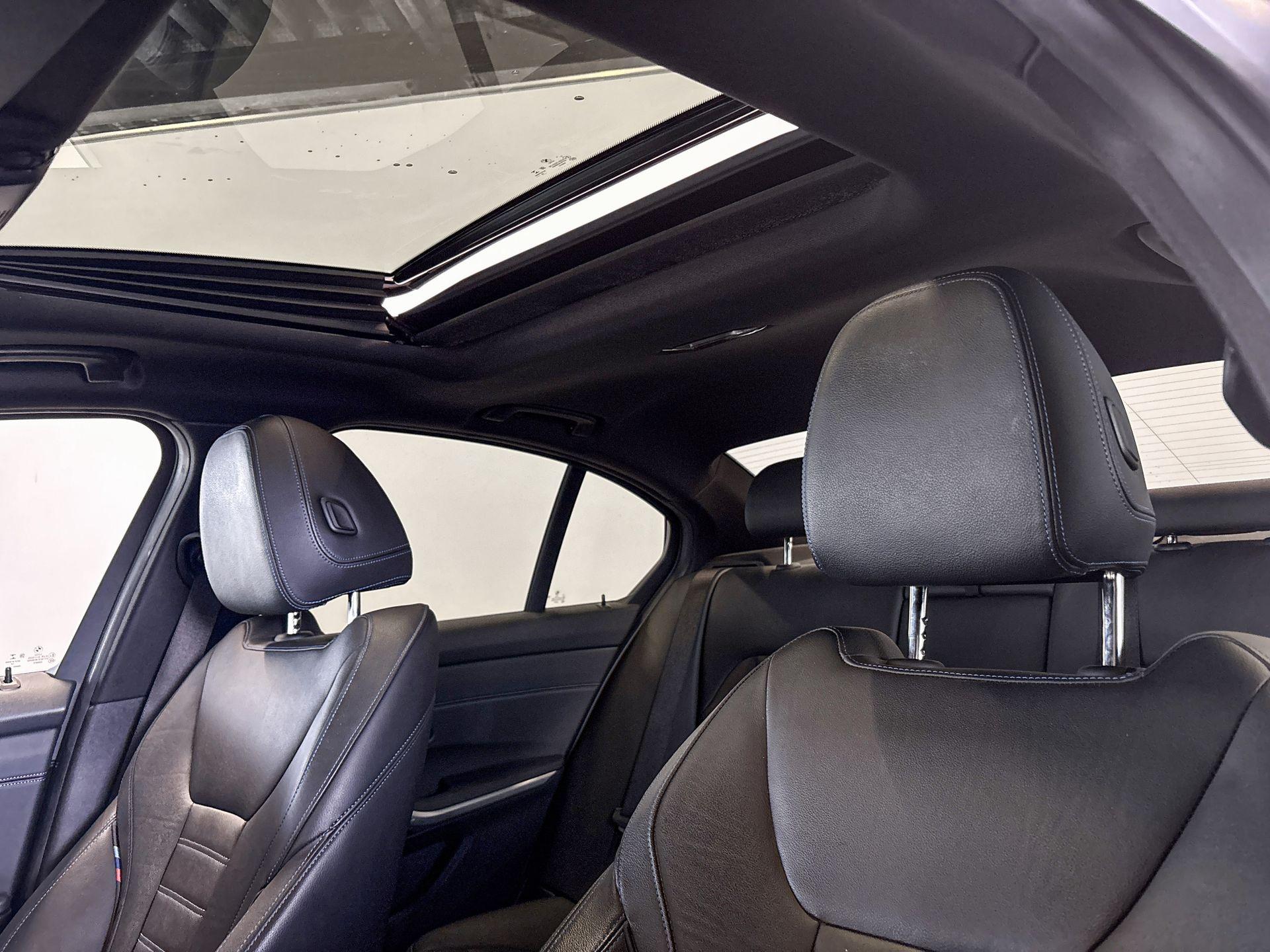 Foto van BMW 330i