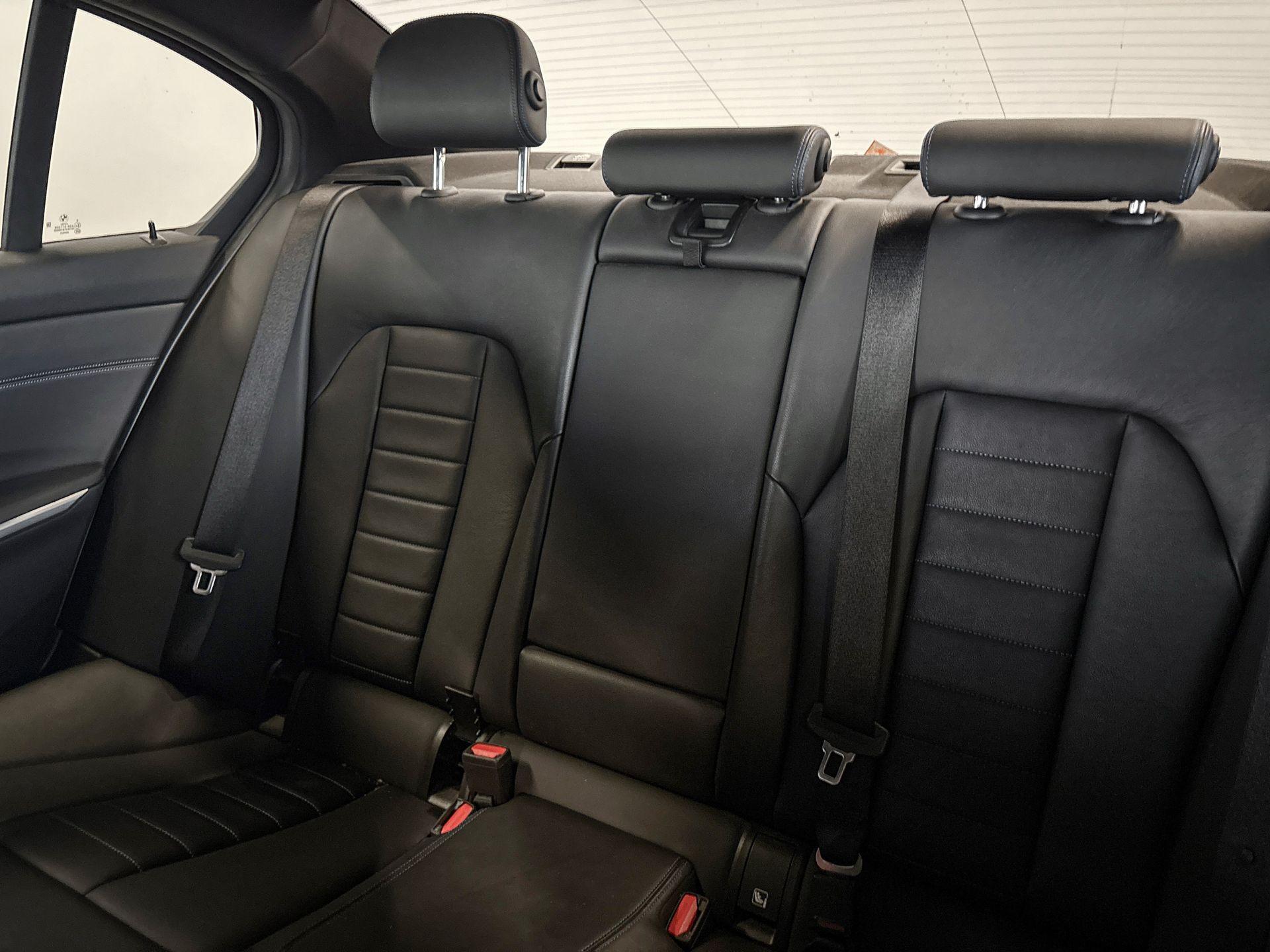 Foto van BMW 330i