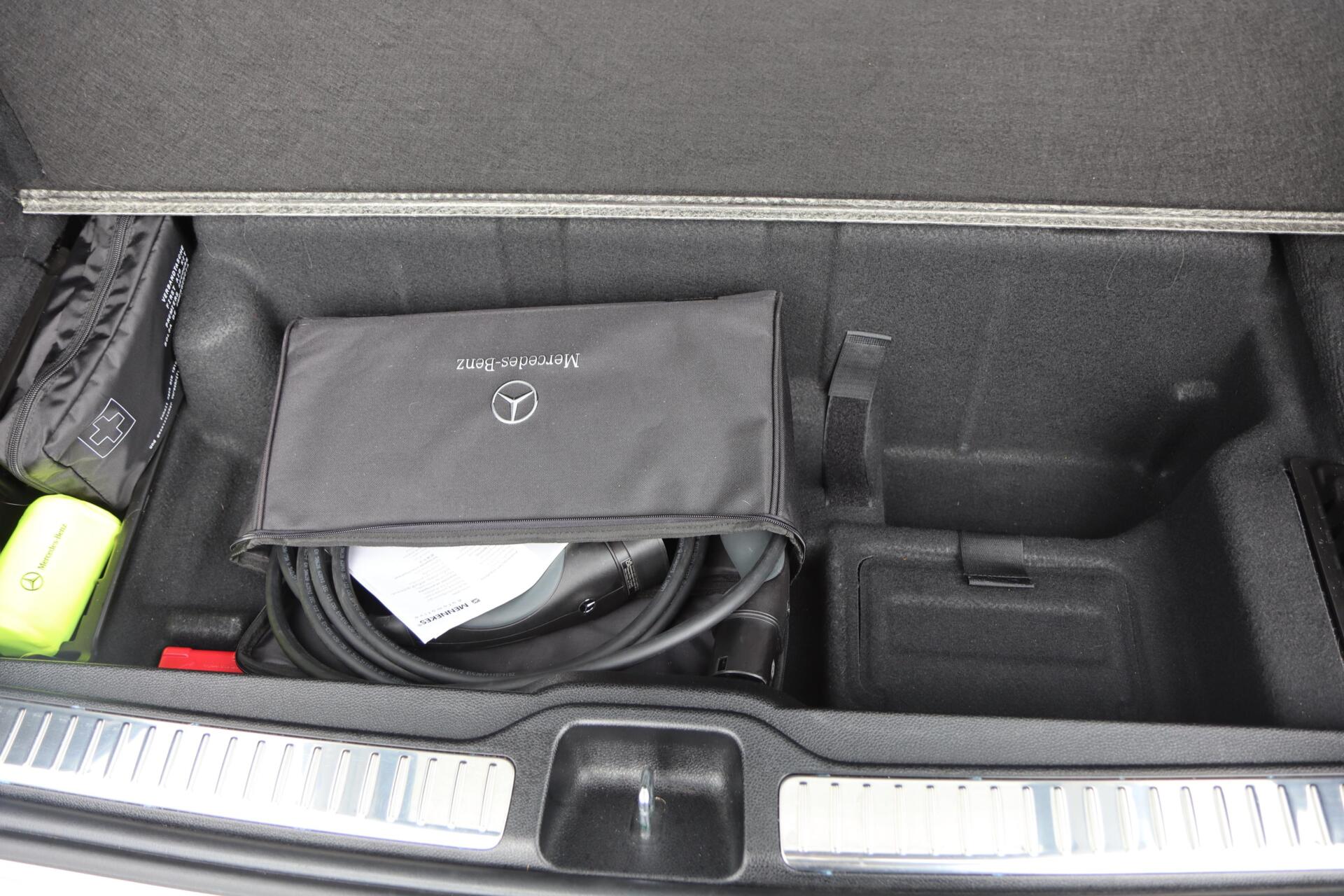 Foto van Mercedes-Benz GLC 300 E 4Matic