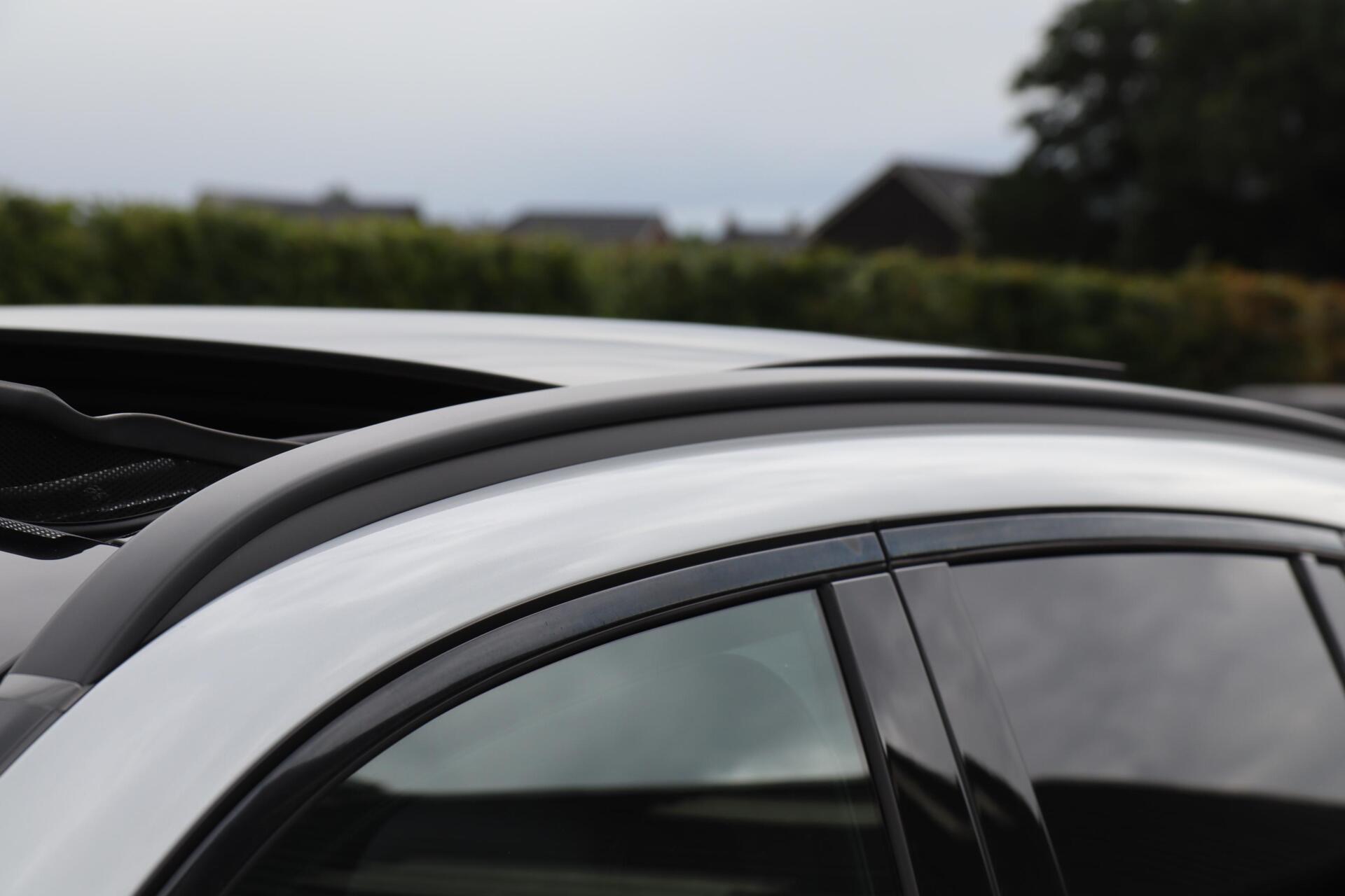 Foto van Mercedes-Benz GLC 300 E 4Matic