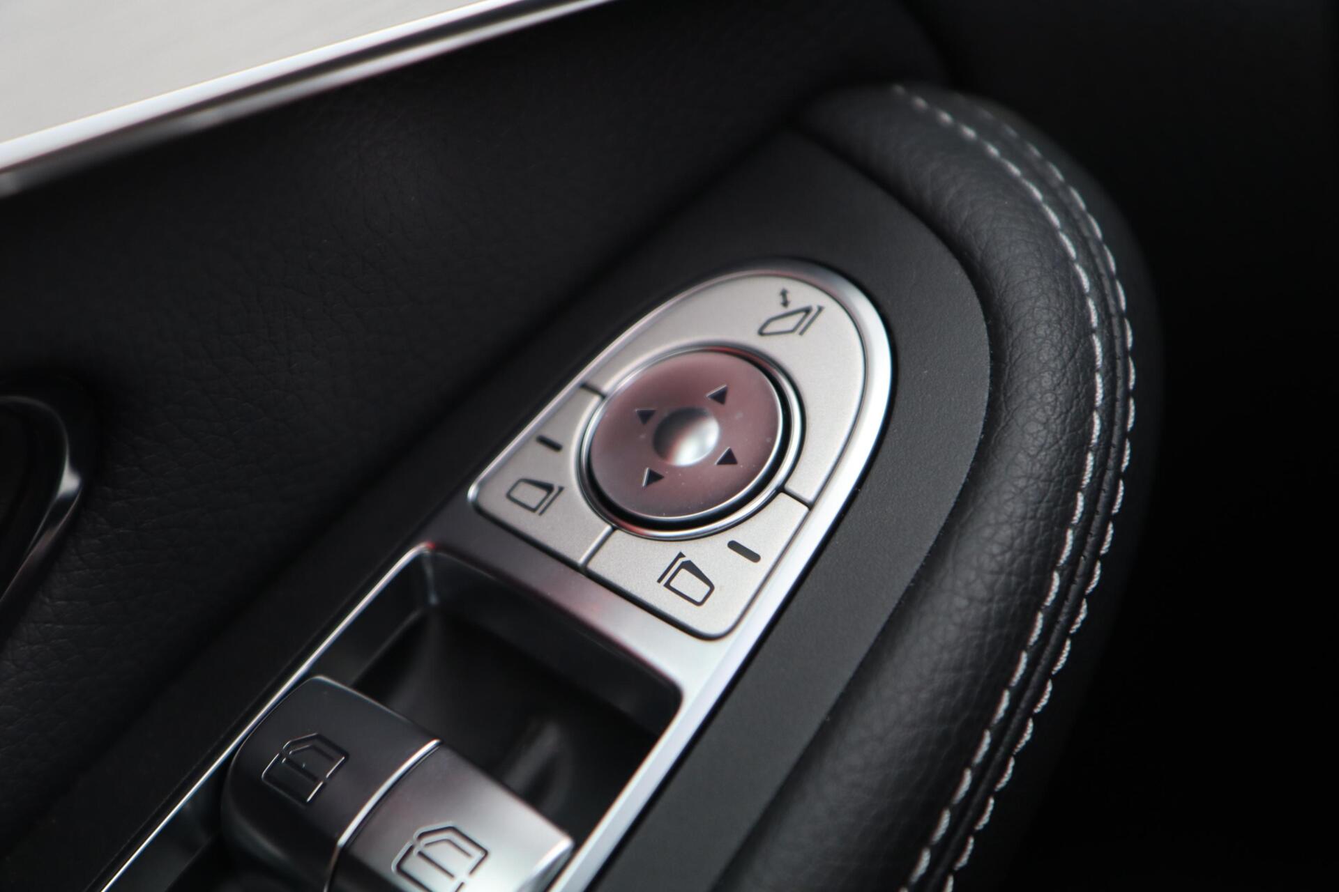 Foto van Mercedes-Benz GLC 300 E 4Matic