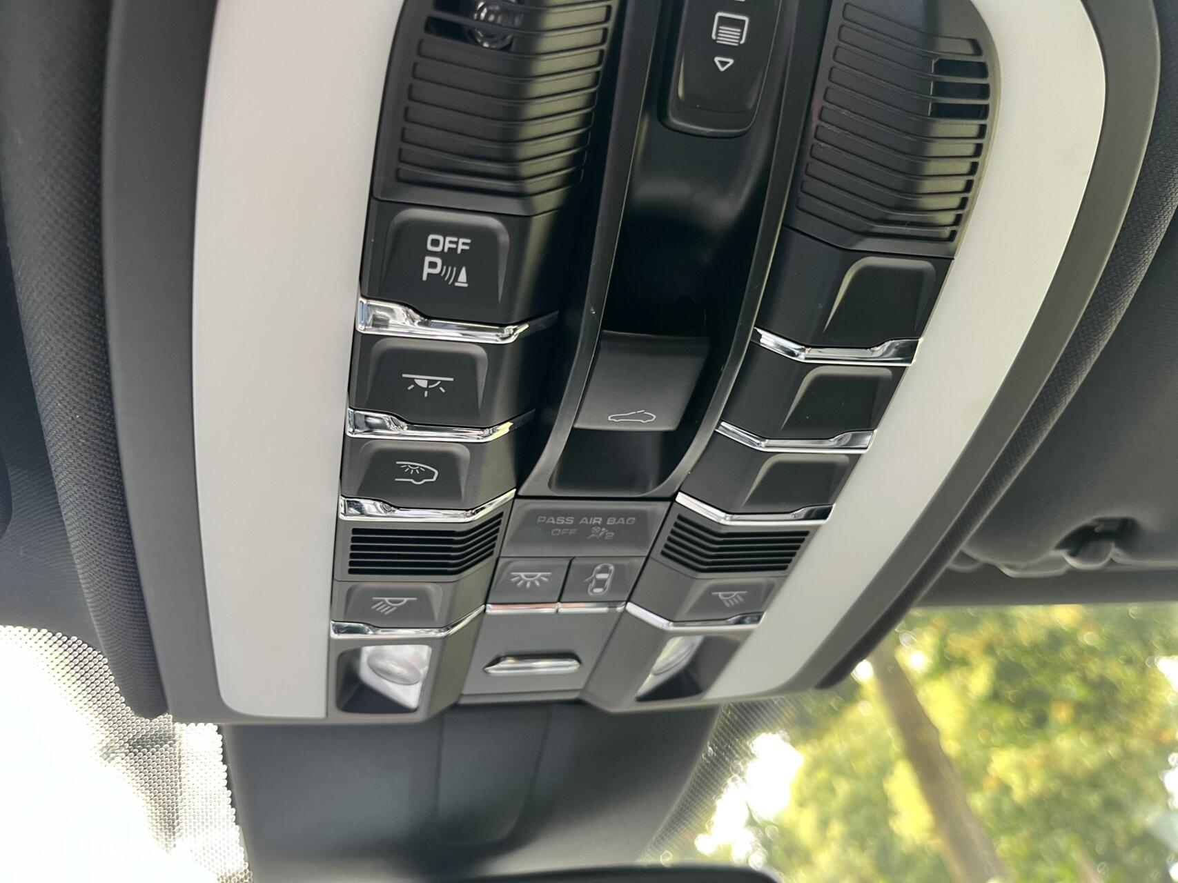 Foto van Porsche Cayenne S E-hybrid
